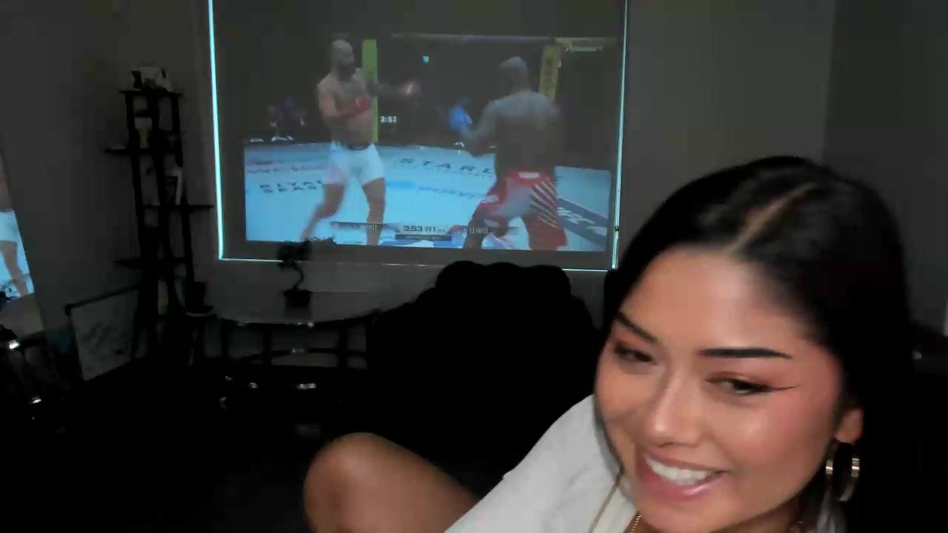 Gallery image thumbnail from YourGoddessLu's myfreecams stream on, 06/15/2026, 03:24 image 5 of 20
