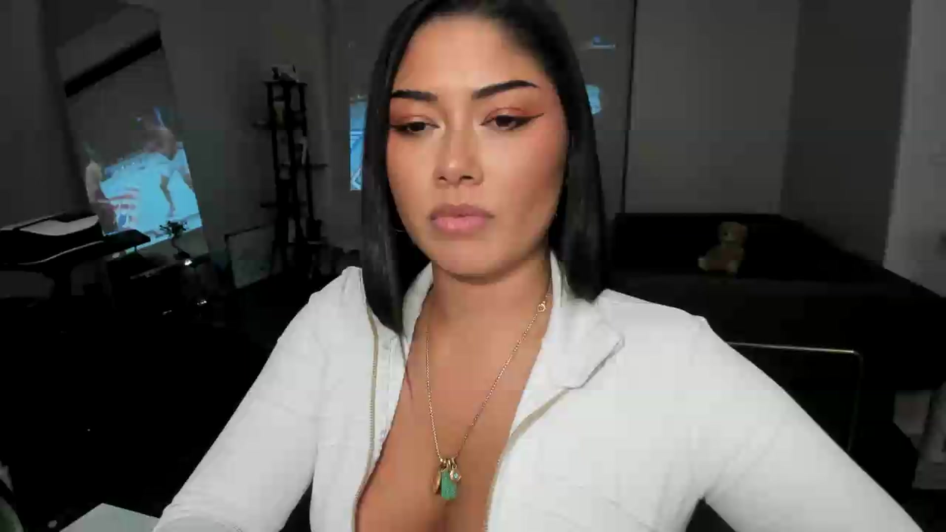 Gallery image thumbnail from YourGoddessLu's myfreecams stream on, 06/15/2026, 03:24 image 19 of 20