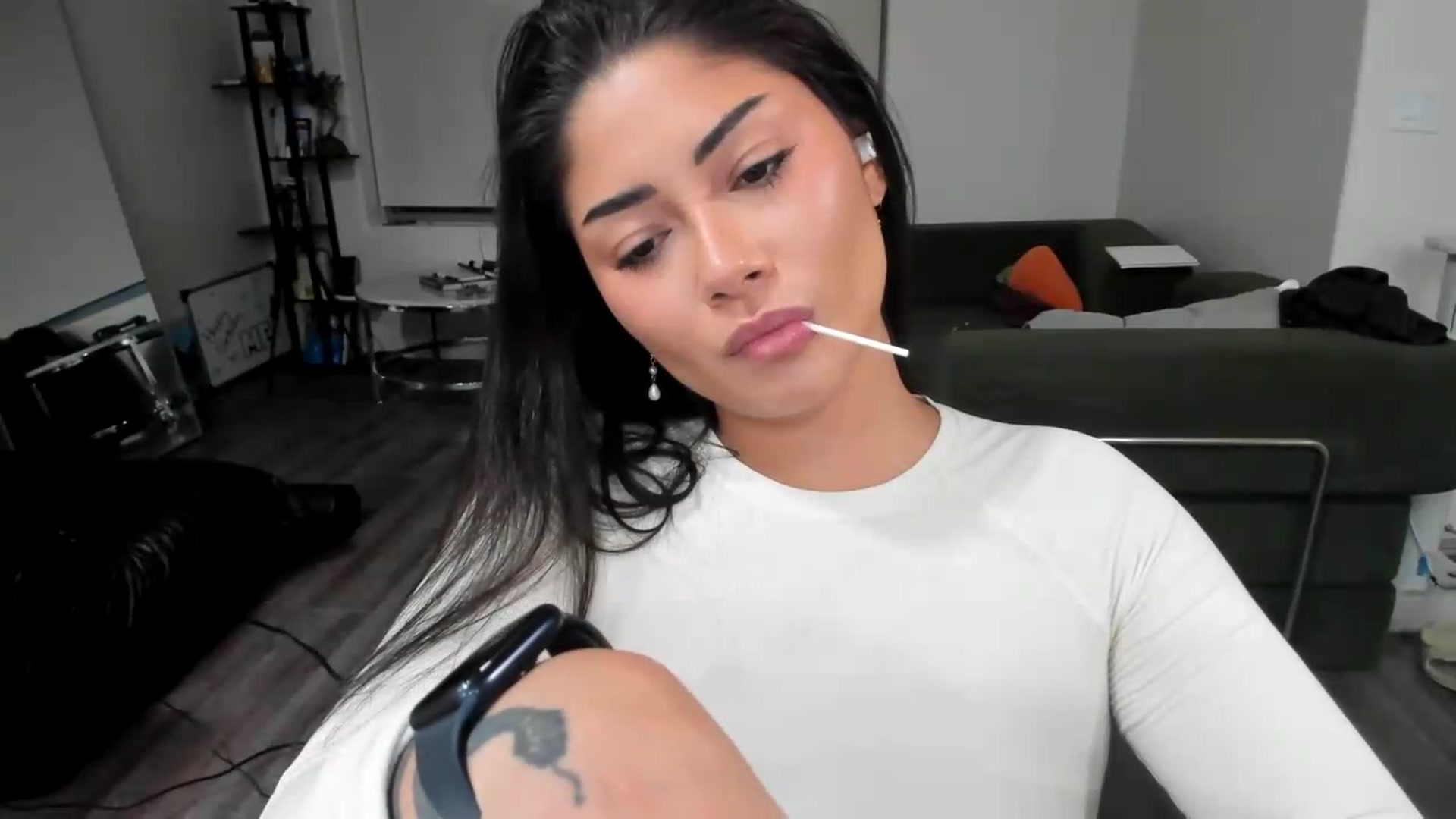 Gallery image thumbnail from YourGoddessLu's myfreecams stream on, 06/19/2026, 04:04 image 15 of 20