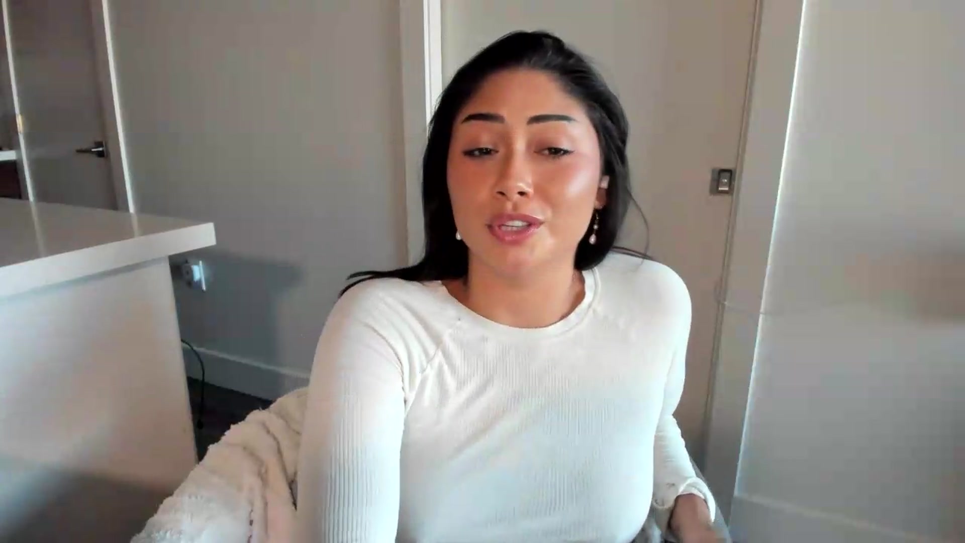 Gallery image thumbnail from YourGoddessLu's myfreecams stream on, 06/19/2026, 04:04 image 3 of 20