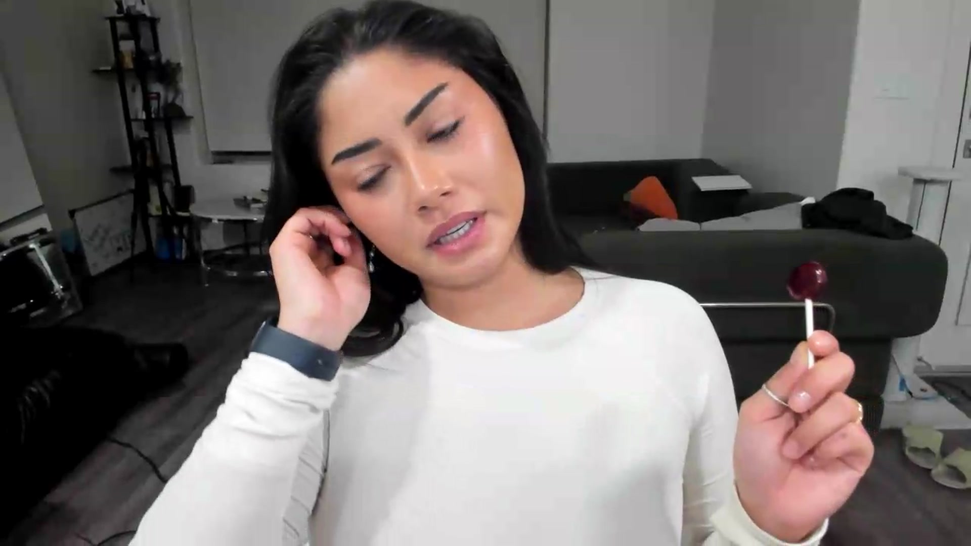 Gallery image thumbnail from YourGoddessLu's myfreecams stream on, 06/19/2026, 04:45 image 18 of 20