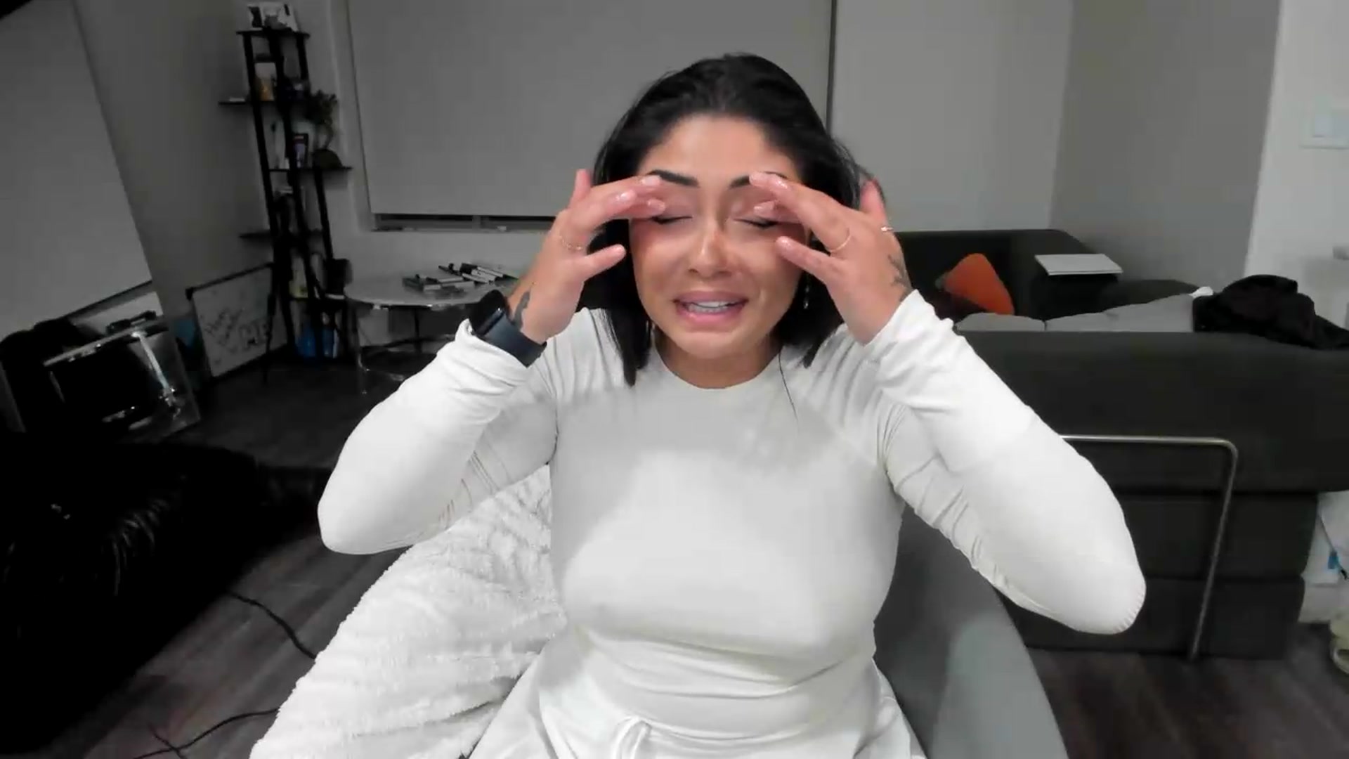 Gallery image thumbnail from YourGoddessLu's myfreecams stream on, 06/19/2026, 05:10 image 11 of 20