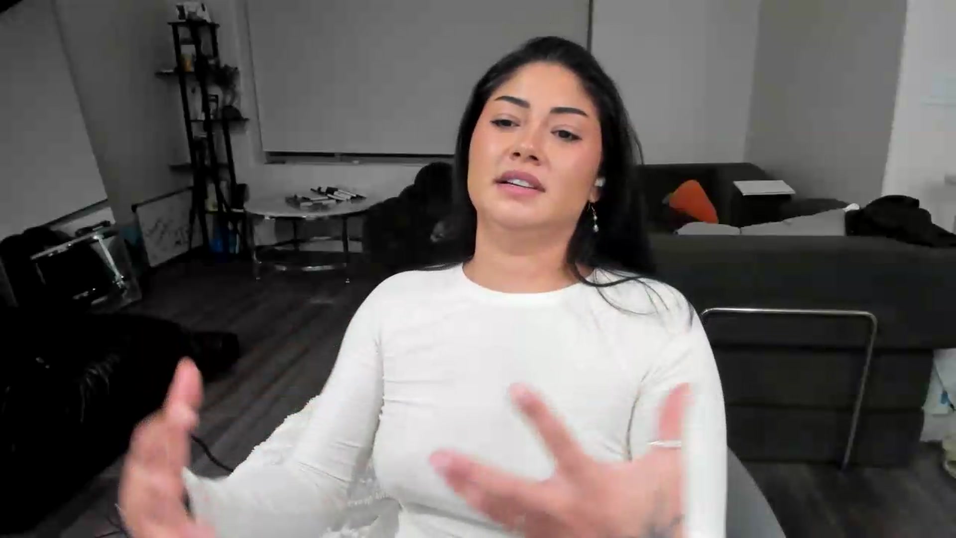 Gallery image thumbnail from YourGoddessLu's myfreecams stream on, 06/19/2026, 05:10 image 14 of 20