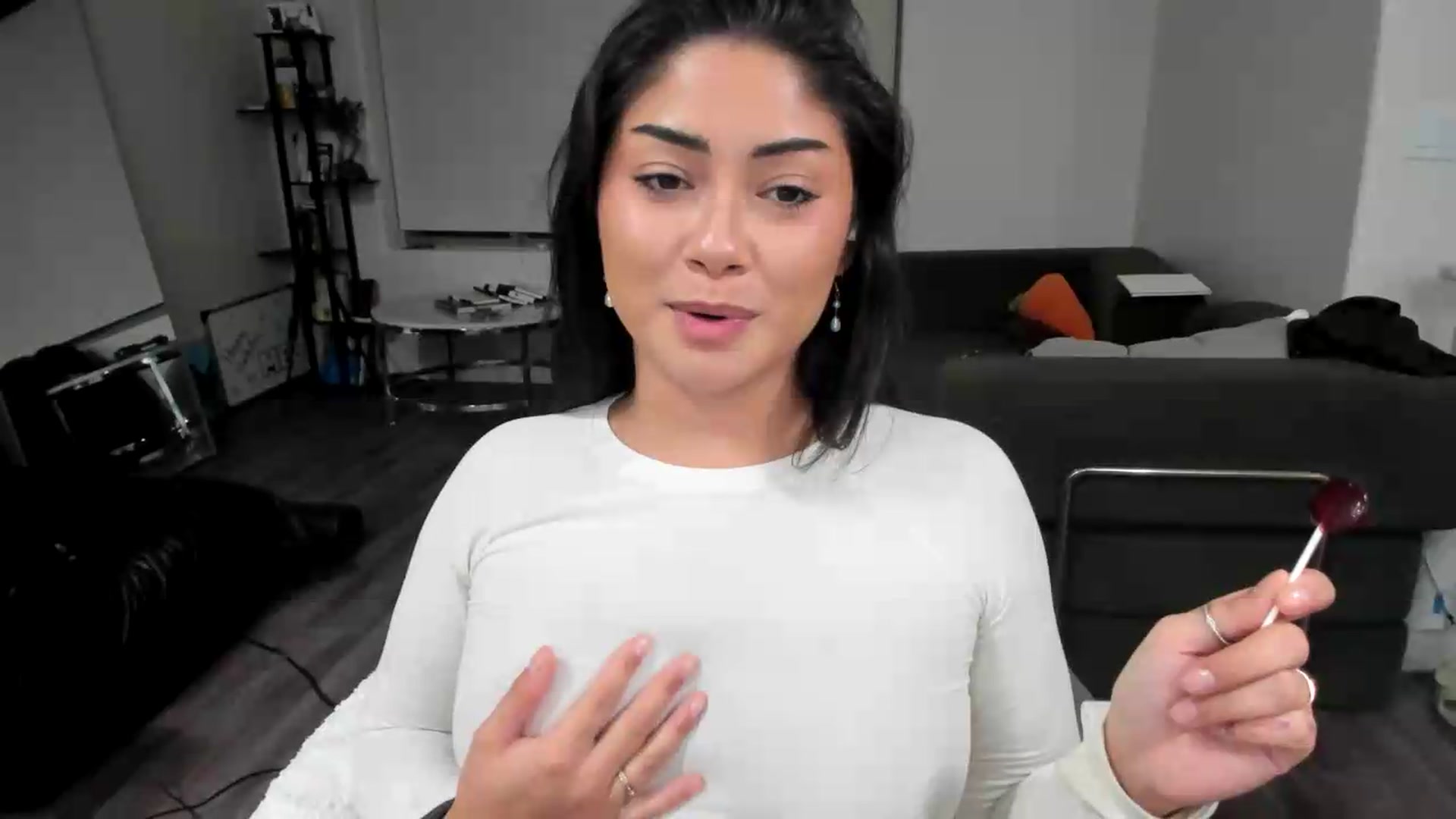 Gallery image thumbnail from YourGoddessLu's myfreecams stream on, 06/19/2026, 05:10 image 5 of 20