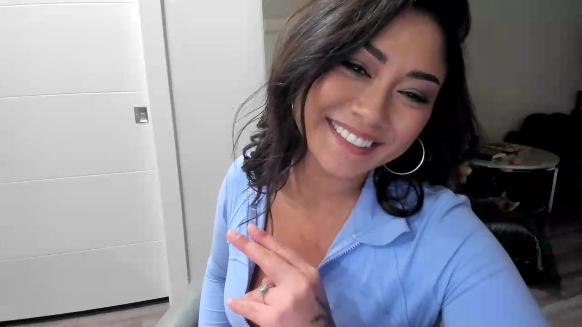 Gallery image thumbnail from YourGoddessLu's myfreecams stream on, 07/04/2026, 04:34 image 19 of 20