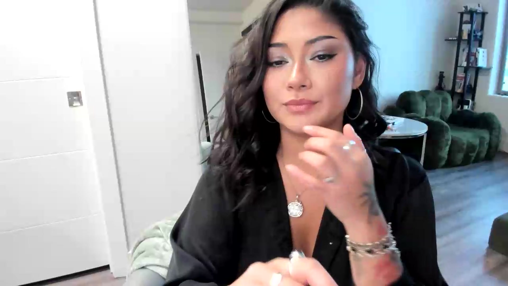 Gallery image thumbnail from YourGoddessLu's myfreecams stream on, 07/05/2026, 03:35 image 2 of 20