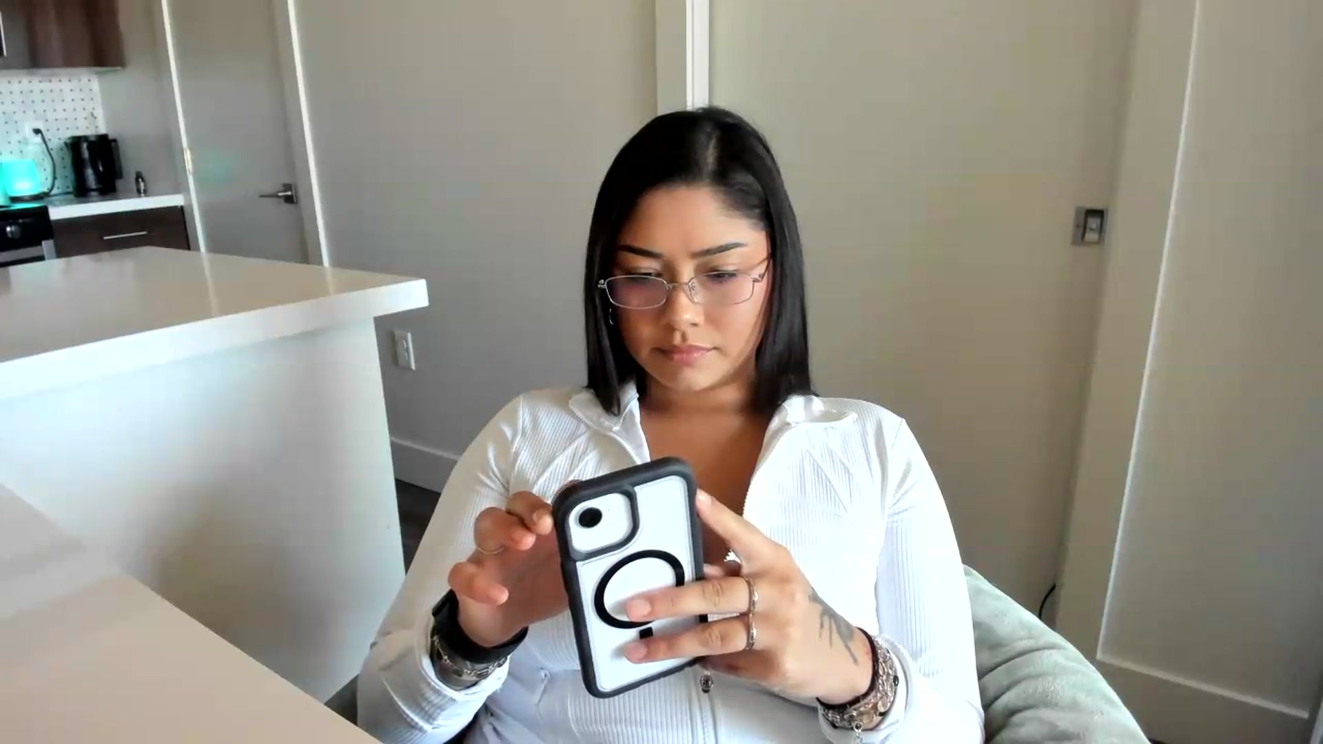 Gallery image thumbnail from YourGoddessLu's myfreecams stream on, 07/06/2026, 21:06 image 17 of 20