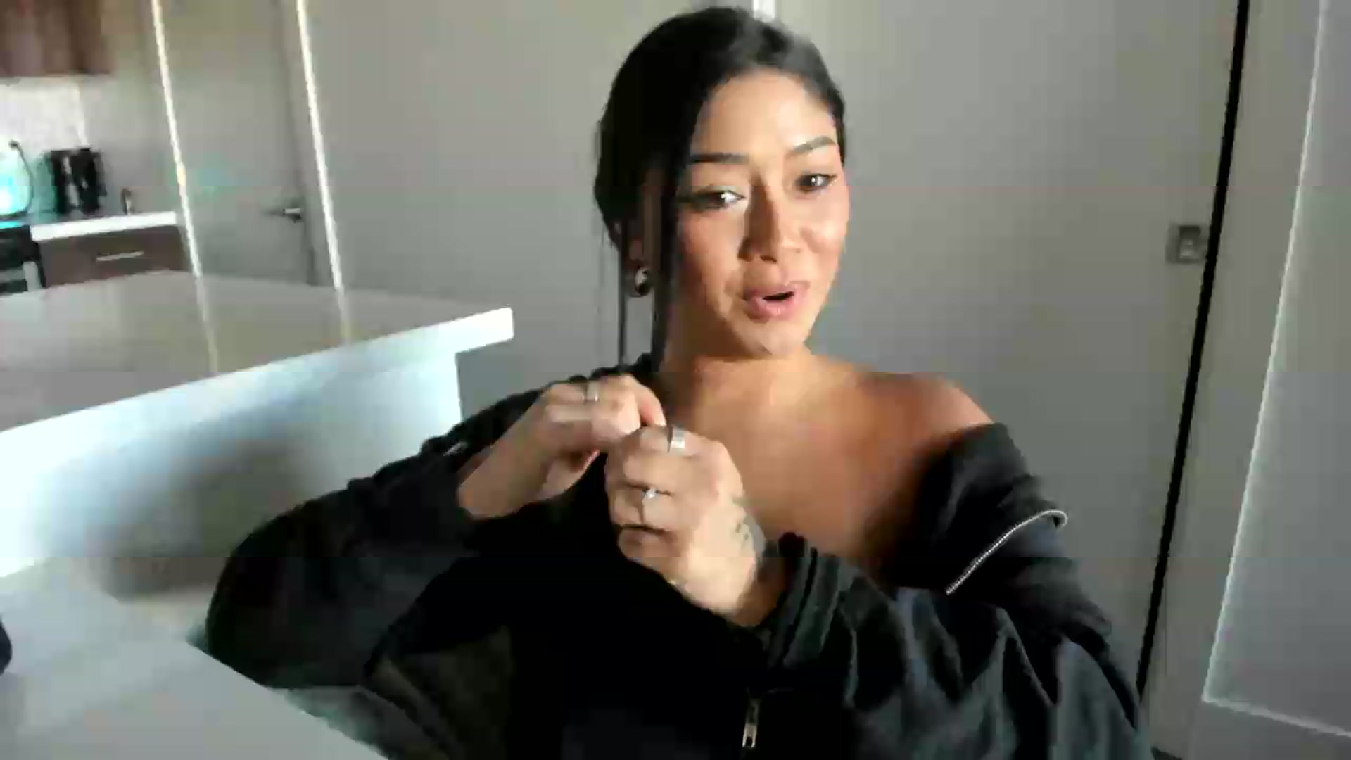 Gallery image thumbnail from YourGoddessLu's myfreecams stream on, 07/07/2026, 02:23 image 5 of 20