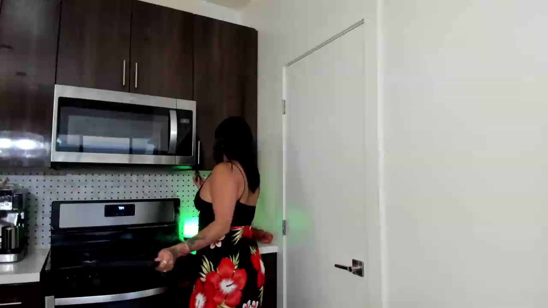 Gallery image thumbnail from YourGoddessLu's myfreecams stream on, 07/17/2026, 03:05 image 14 of 20