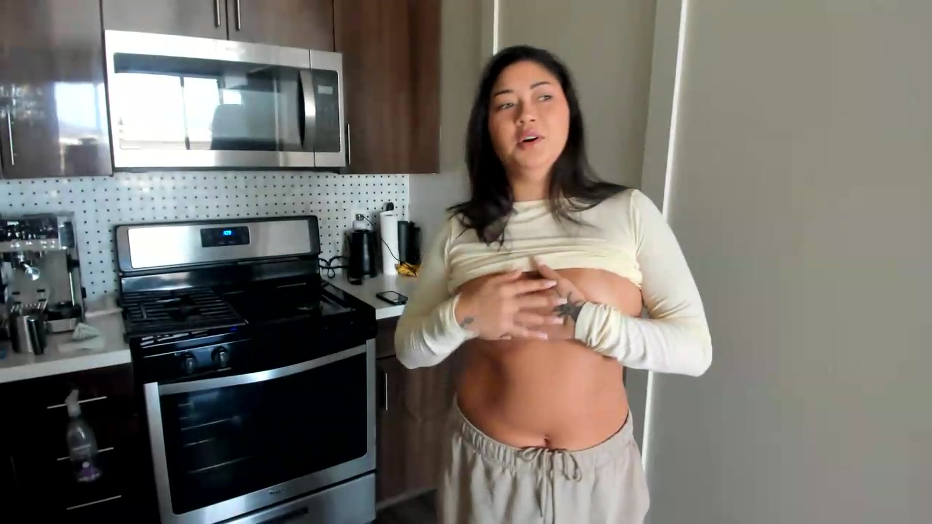 Gallery image thumbnail from YourGoddessLu's myfreecams stream on, 07/26/2026, 20:37 image 7 of 20