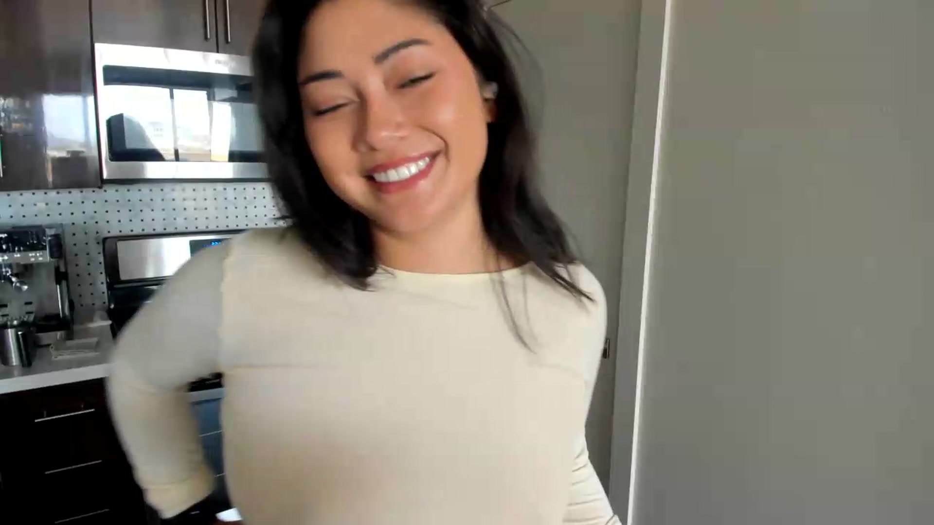 Gallery image thumbnail from YourGoddessLu's myfreecams stream on, 07/26/2026, 22:52 image 8 of 20