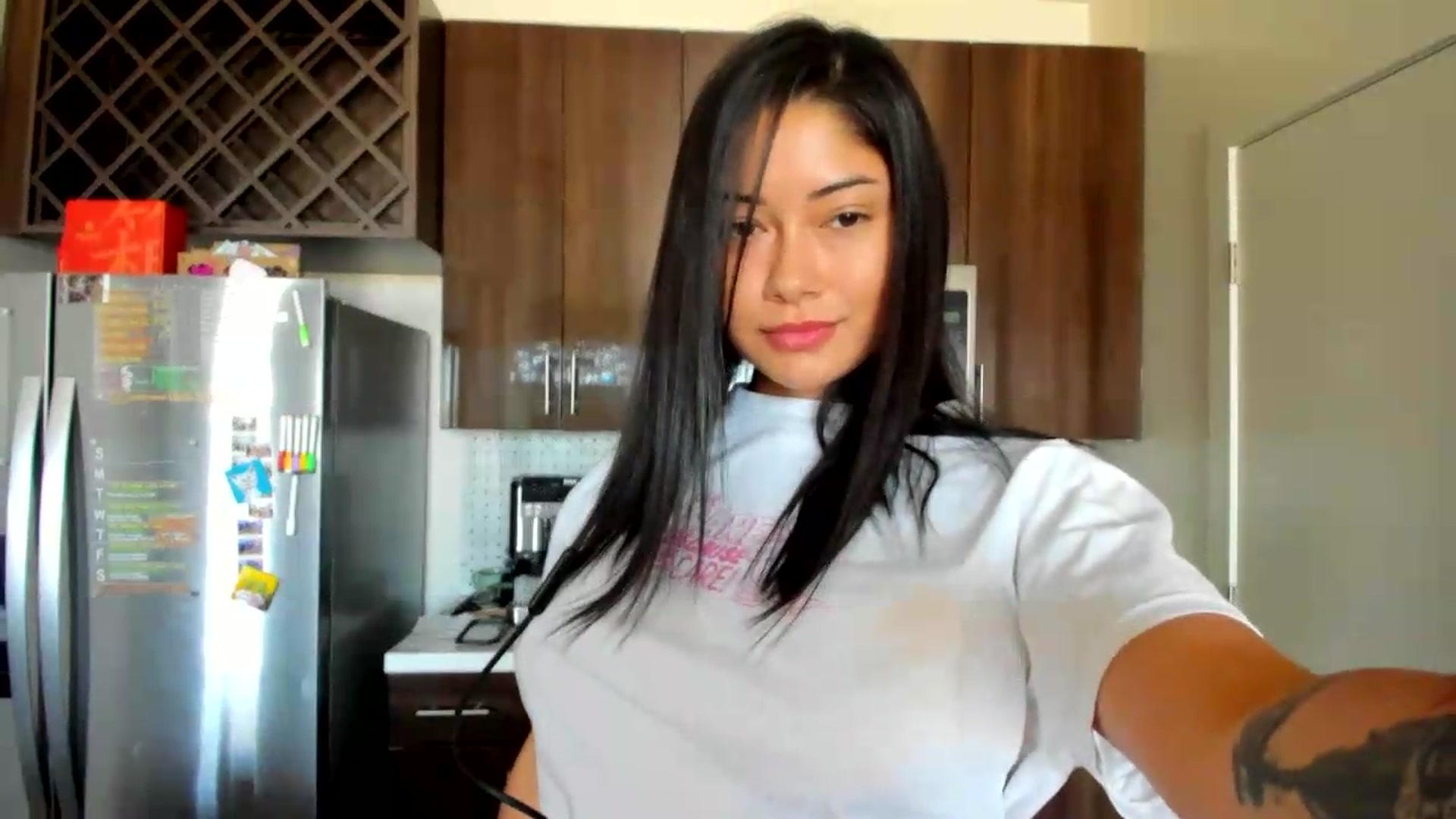 Gallery image thumbnail from YourGoddessLu's myfreecams stream on, 07/29/2026, 21:01 image 18 of 20