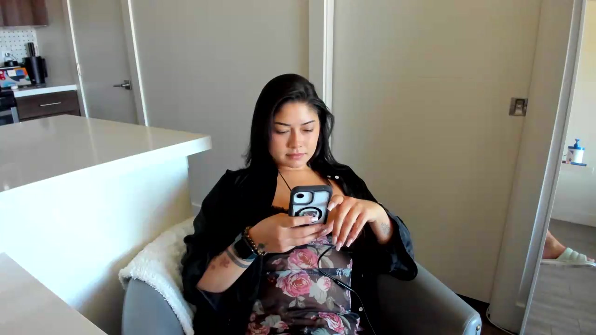 Gallery image thumbnail from YourGoddessLu's myfreecams stream on, 07/30/2026, 20:52 image 8 of 20