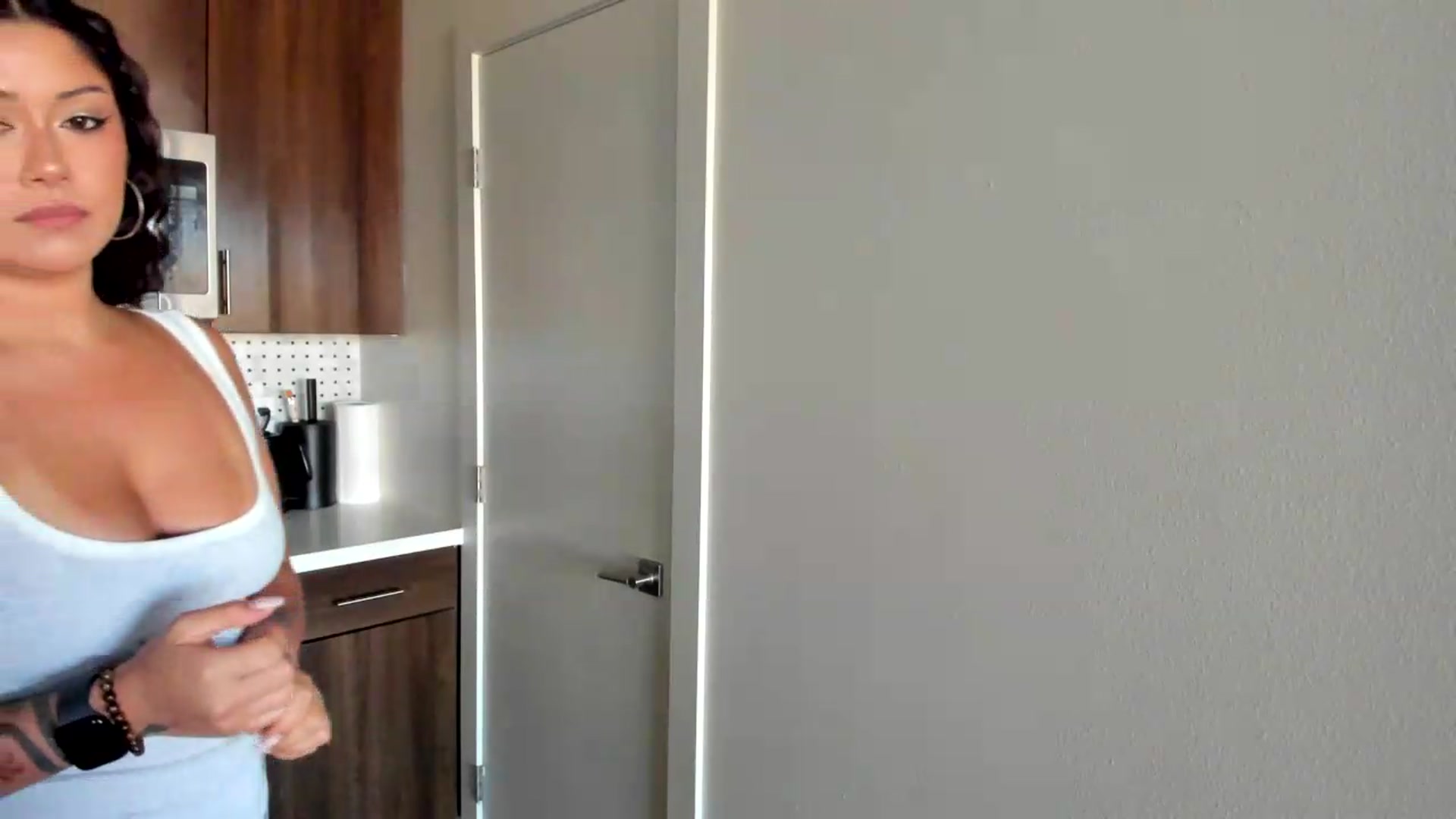 Gallery image thumbnail from YourGoddessLu's myfreecams stream on, 08/02/2026, 01:50 image 3 of 20