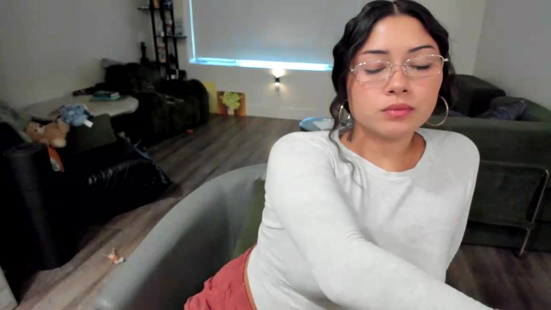Gallery image thumbnail from YourGoddessLu's myfreecams stream on, 08/02/2026, 21:15 image 4 of 20