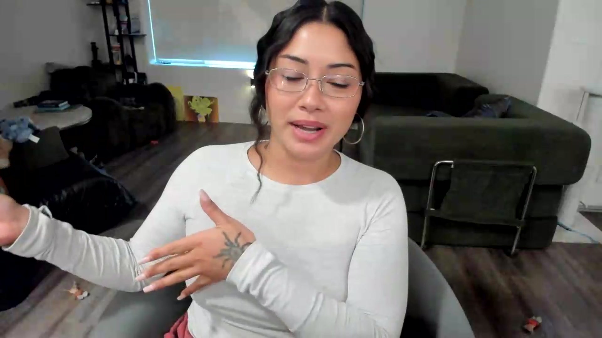 Gallery image thumbnail from YourGoddessLu's myfreecams stream on, 08/02/2026, 21:31 image 15 of 20