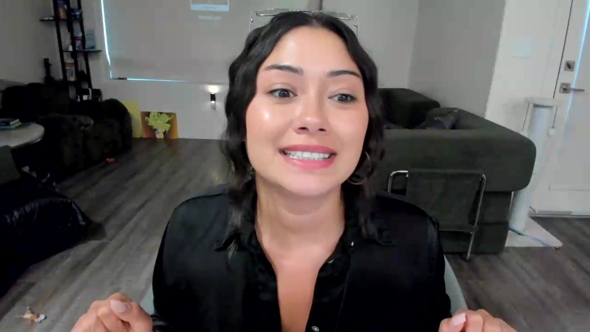 Gallery image thumbnail from YourGoddessLu's myfreecams stream on, 08/03/2026, 24:28 image 17 of 20
