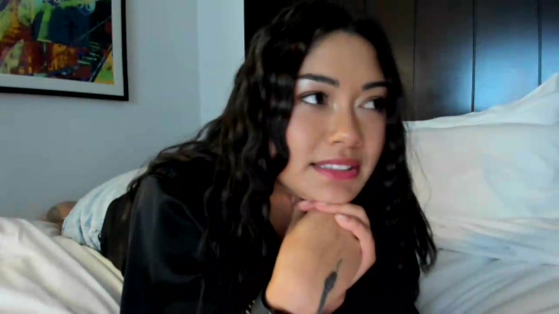 Gallery image thumbnail from YourGoddessLu's myfreecams stream on, 08/06/2026, 24:24 image 8 of 20
