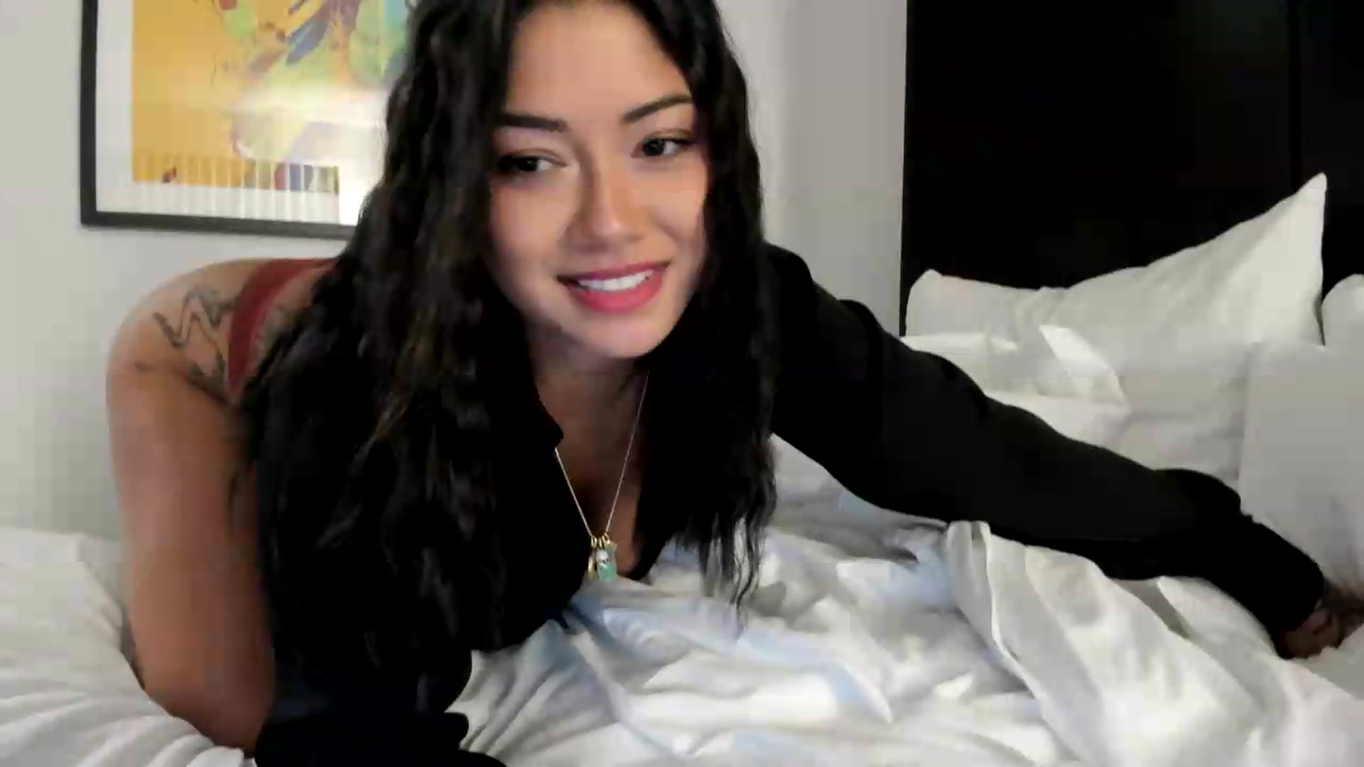 Gallery image thumbnail from YourGoddessLu's myfreecams stream on, 08/06/2026, 01:57 image 9 of 20