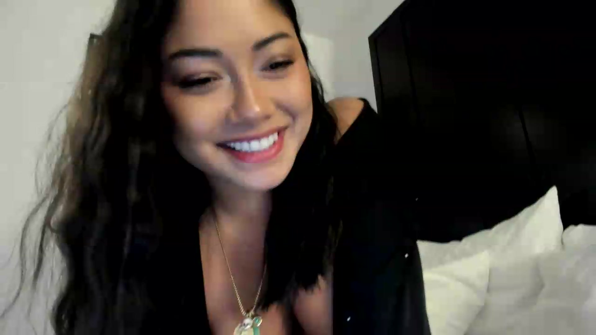 Gallery image thumbnail from YourGoddessLu's myfreecams stream on, 08/06/2026, 01:57 image 19 of 20