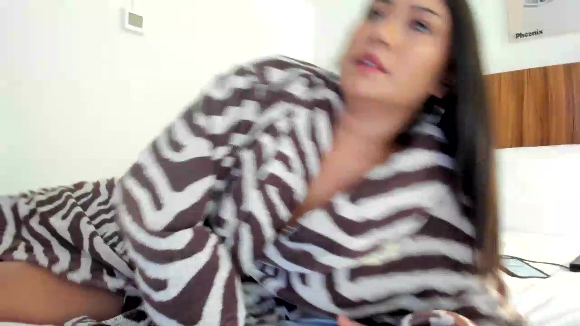 Gallery image thumbnail from YourGoddessLu's myfreecams stream on, 08/10/2026, 23:08 image 4 of 20