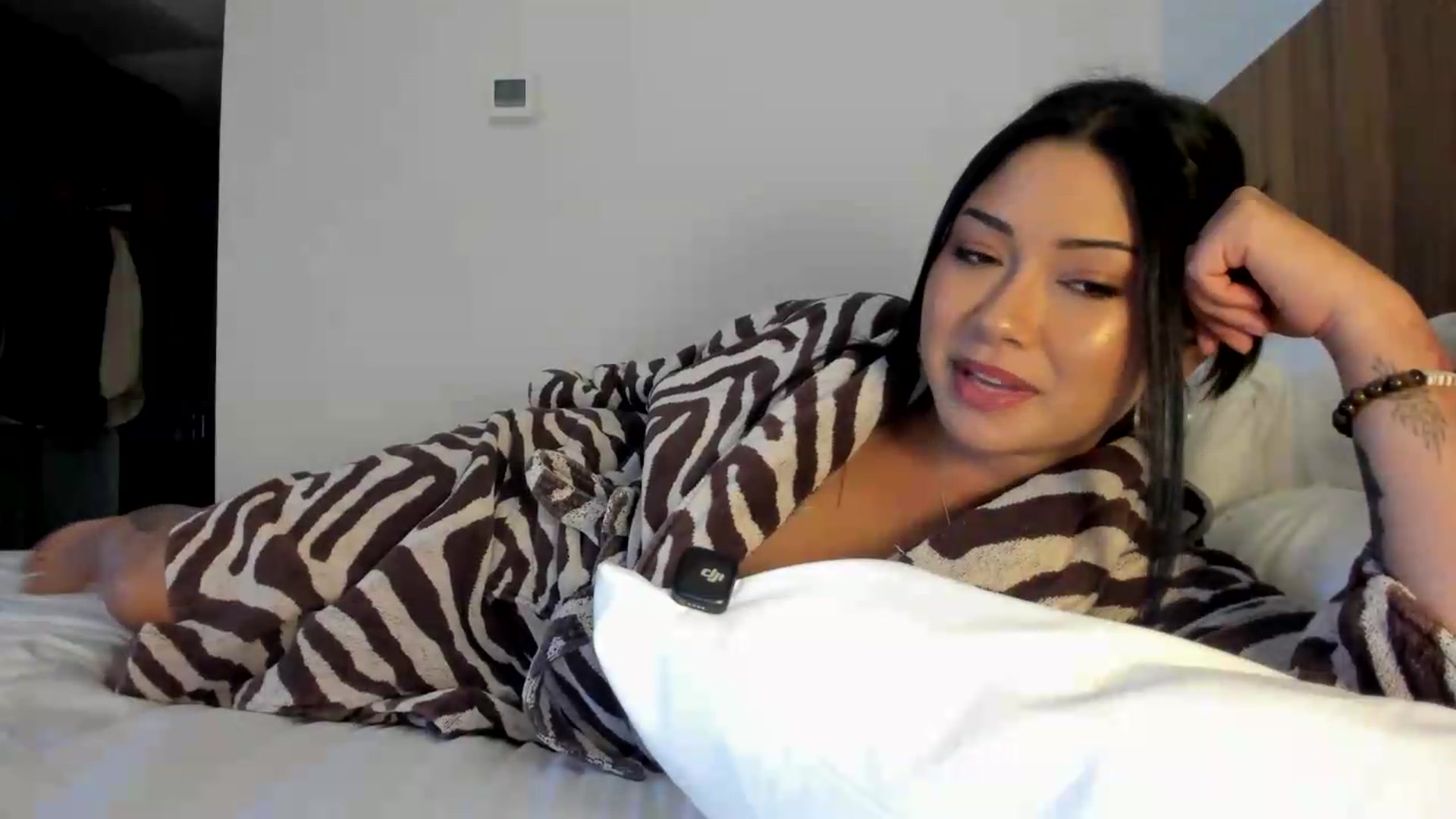 Gallery image thumbnail from YourGoddessLu's myfreecams stream on, 08/11/2026, 02:32 image 2 of 20