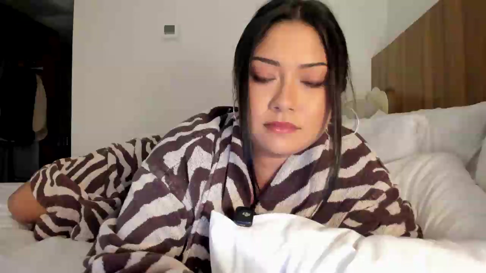 Gallery image thumbnail from YourGoddessLu's myfreecams stream on, 08/11/2026, 02:32 image 5 of 20