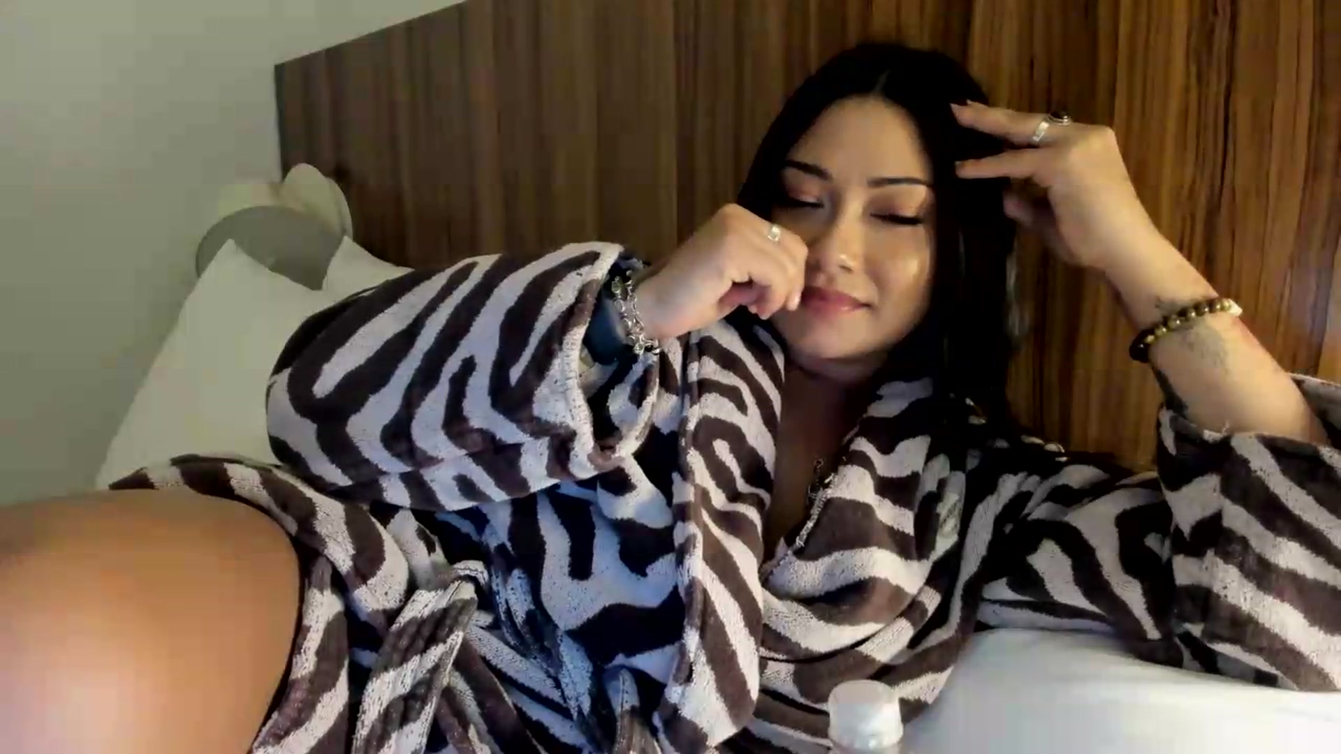 Gallery image thumbnail from YourGoddessLu's myfreecams stream on, 08/11/2026, 03:36 image 13 of 20