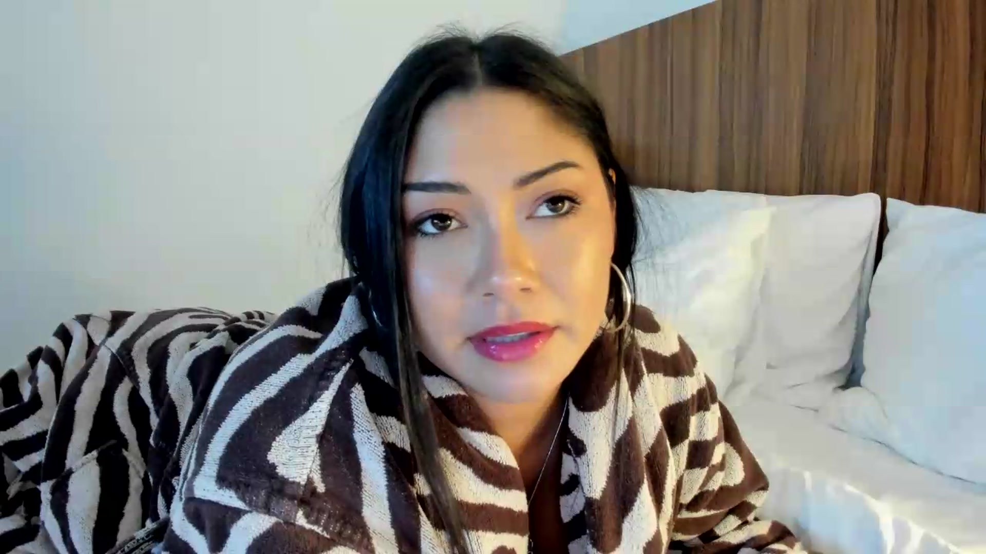 Gallery image thumbnail from YourGoddessLu's myfreecams stream on, 08/11/2026, 05:38 image 13 of 20
