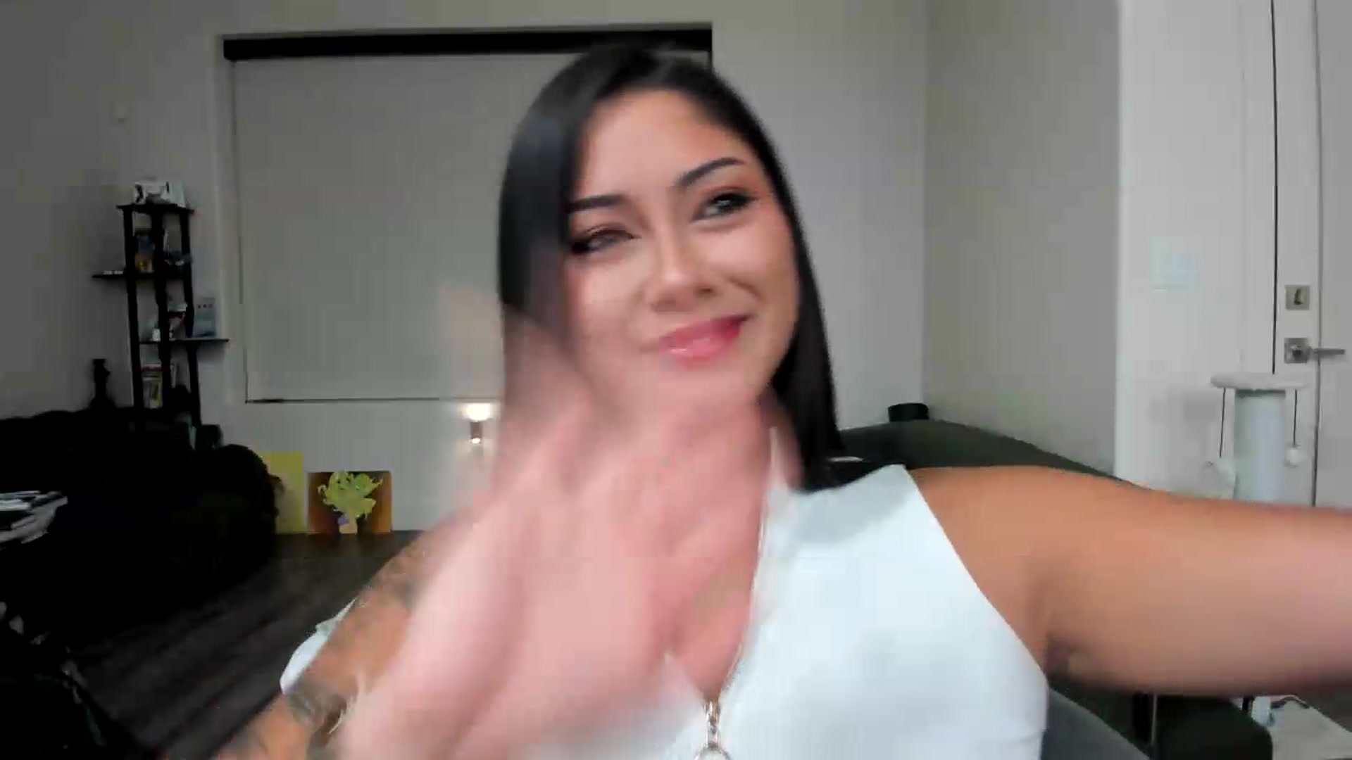 Gallery image thumbnail from YourGoddessLu's myfreecams stream on, 08/15/2026, 05:43 image 20 of 20