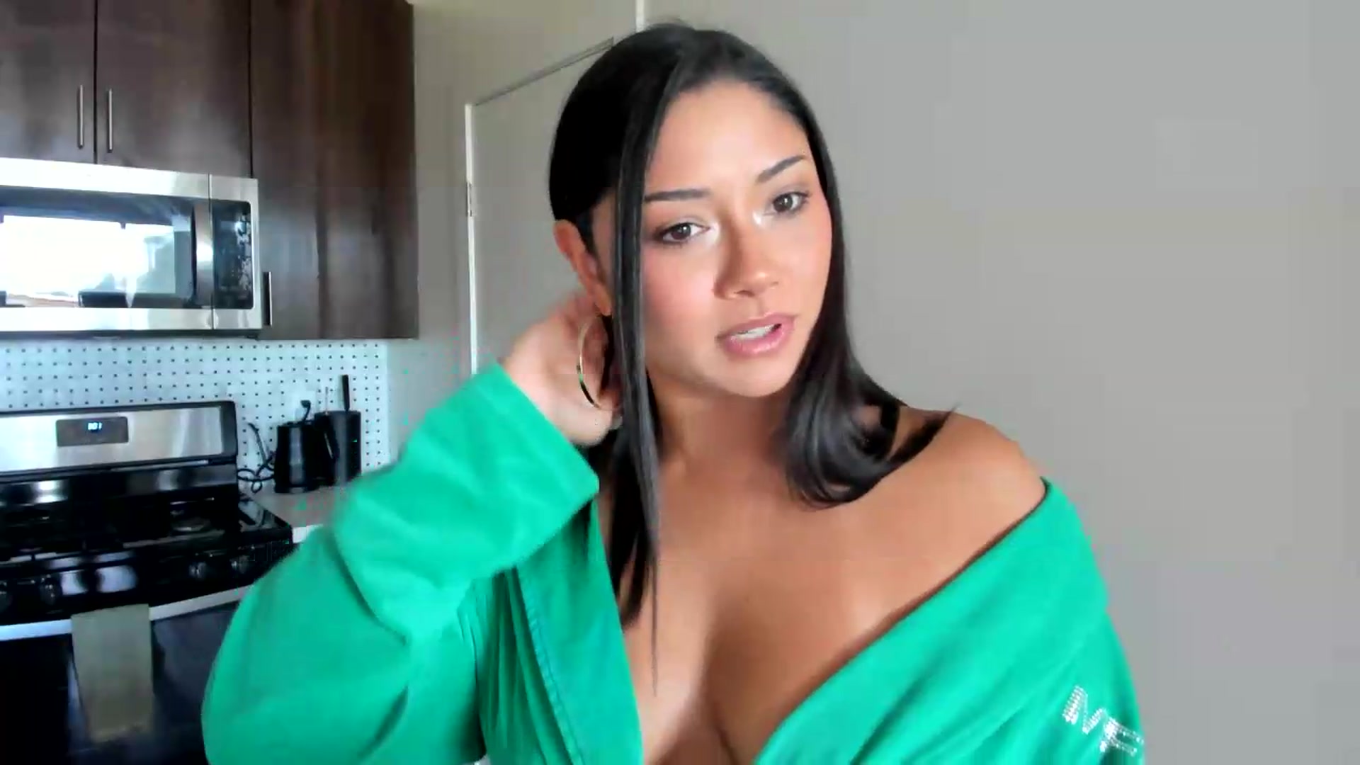 Gallery image thumbnail from YourGoddessLu's myfreecams stream on, 08/15/2026, 22:08 image 8 of 20