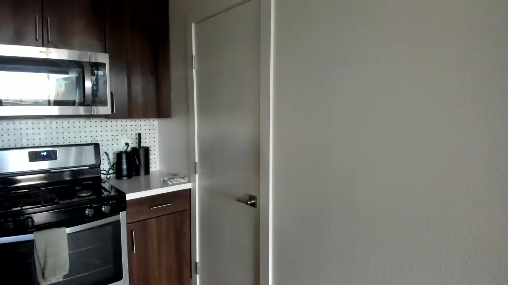 Gallery image thumbnail from YourGoddessLu's myfreecams stream on, 08/16/2026, 24:01 image 16 of 20