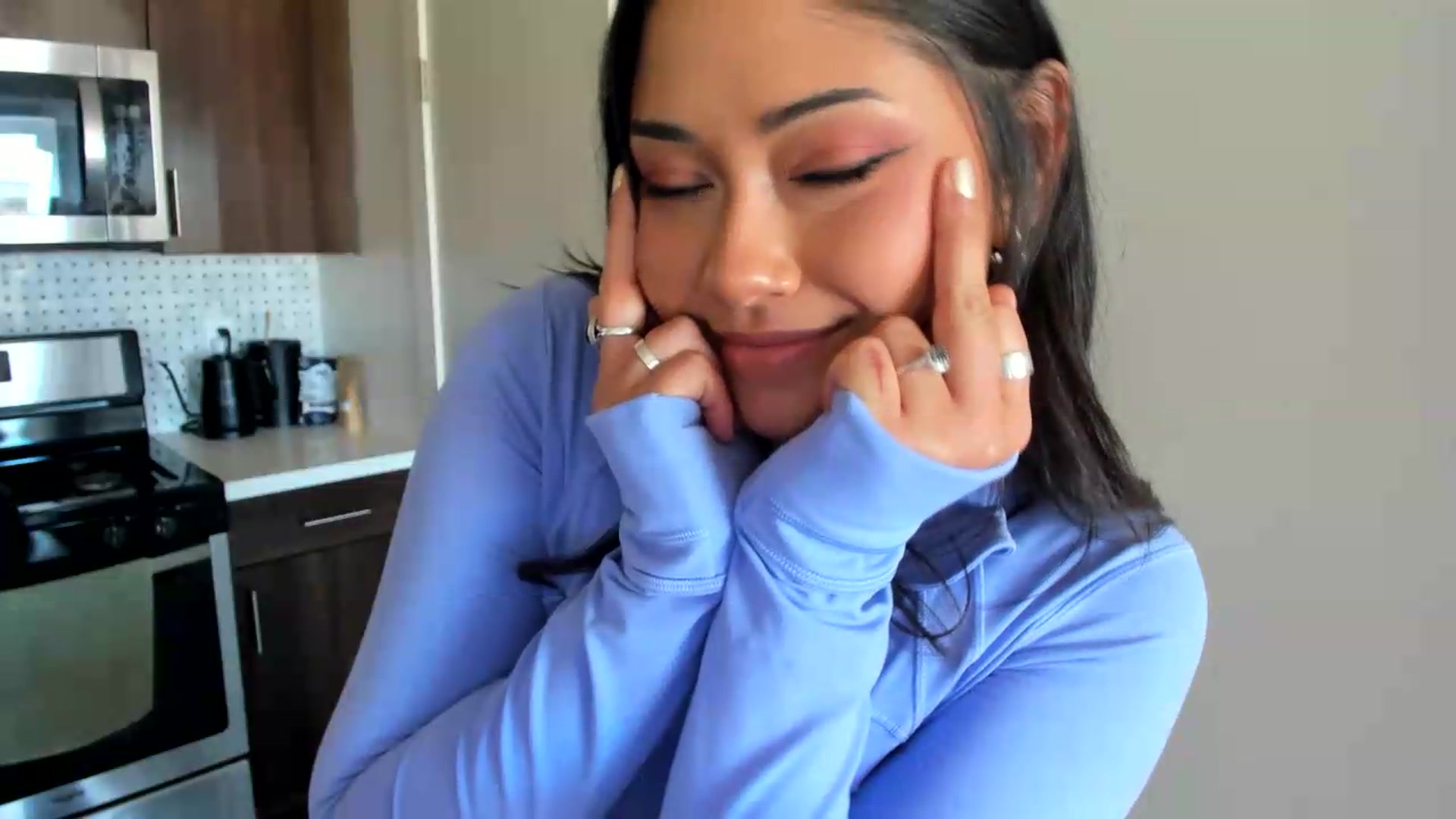 Gallery image thumbnail from YourGoddessLu's myfreecams stream on, 08/17/2026, 20:22 image 3 of 20