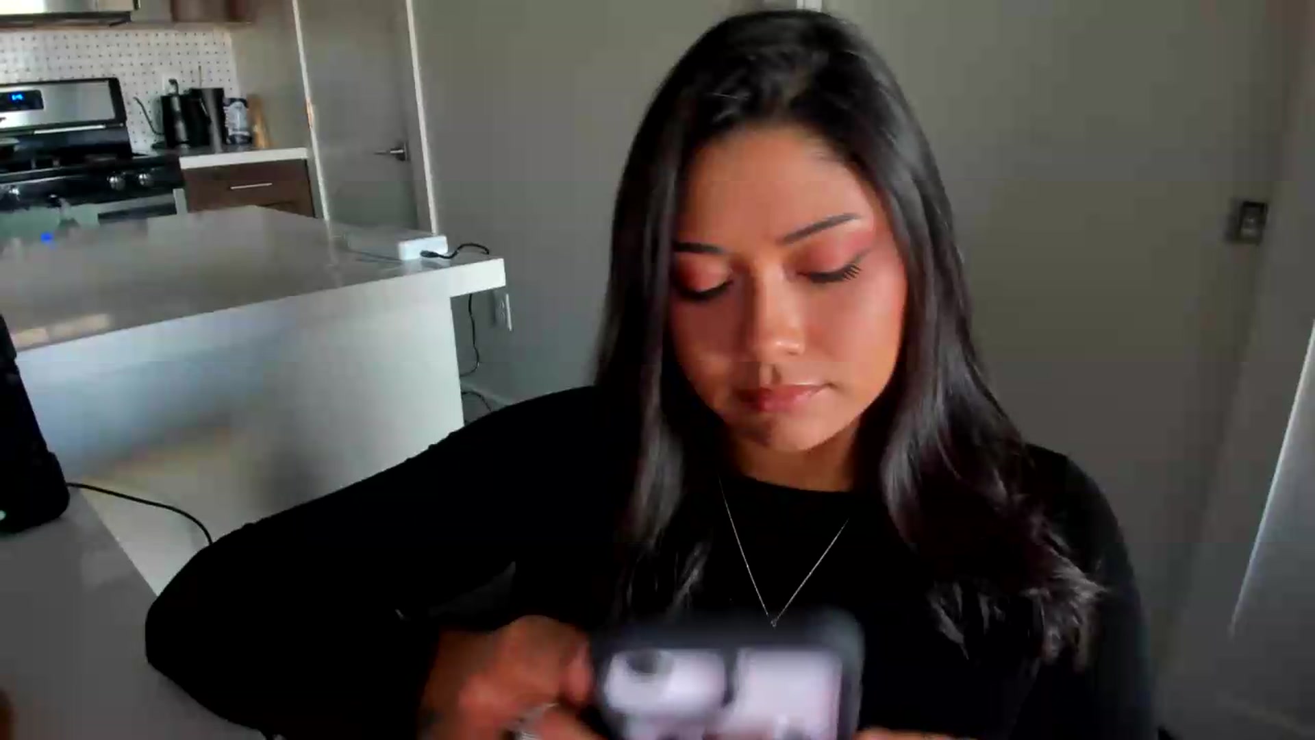 Gallery image thumbnail from YourGoddessLu's myfreecams stream on, 08/18/2026, 01:52 image 14 of 20