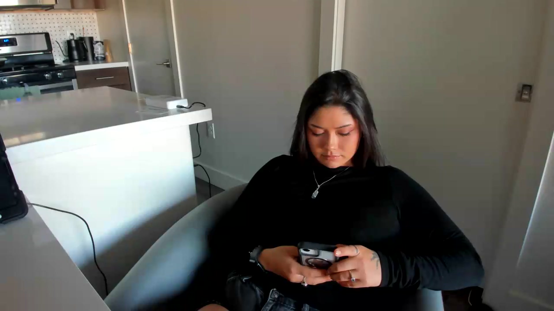 Gallery image thumbnail from YourGoddessLu's myfreecams stream on, 08/18/2026, 01:52 image 4 of 20