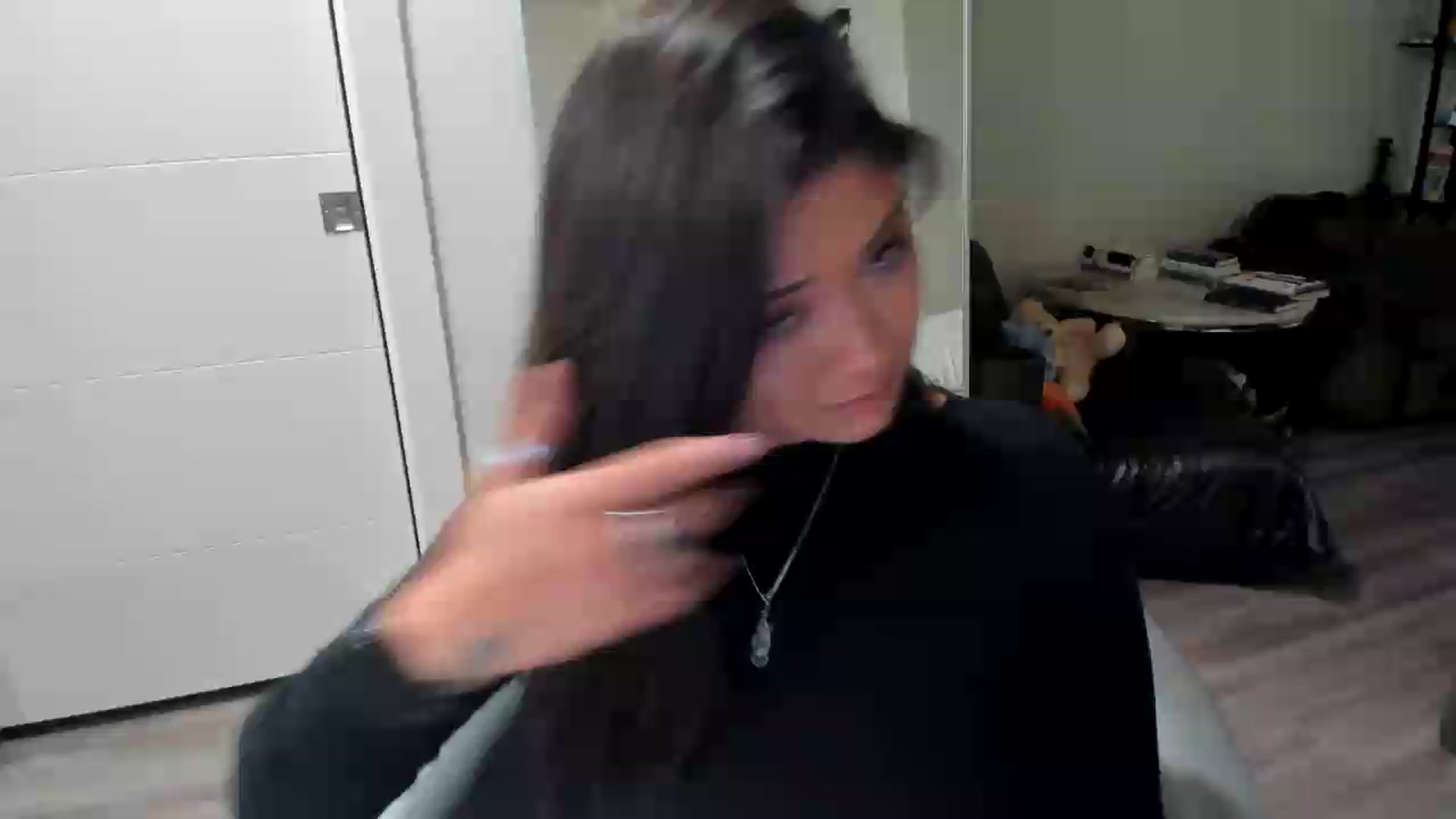 Gallery image thumbnail from YourGoddessLu's myfreecams stream on, 08/18/2026, 04:20 image 1 of 20