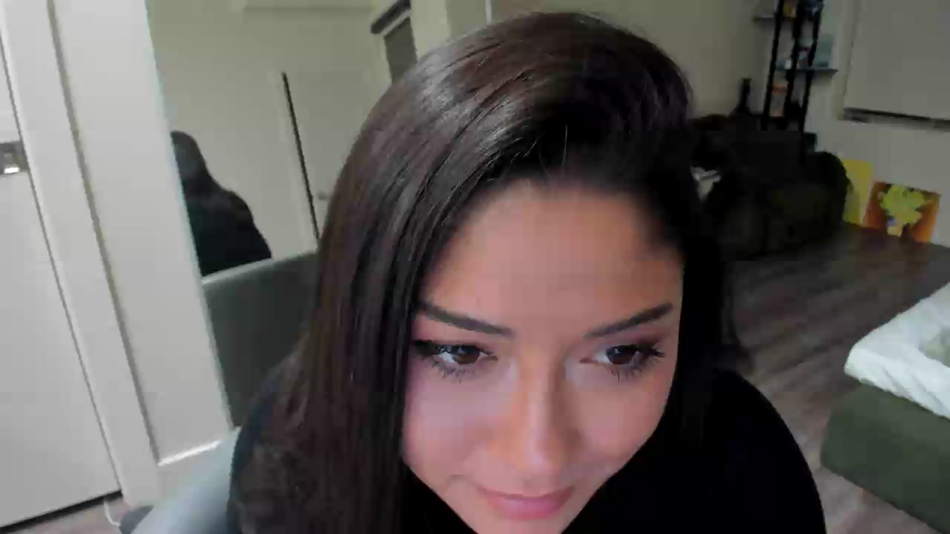 Gallery image thumbnail from YourGoddessLu's myfreecams stream on, 08/18/2026, 04:20 image 16 of 20
