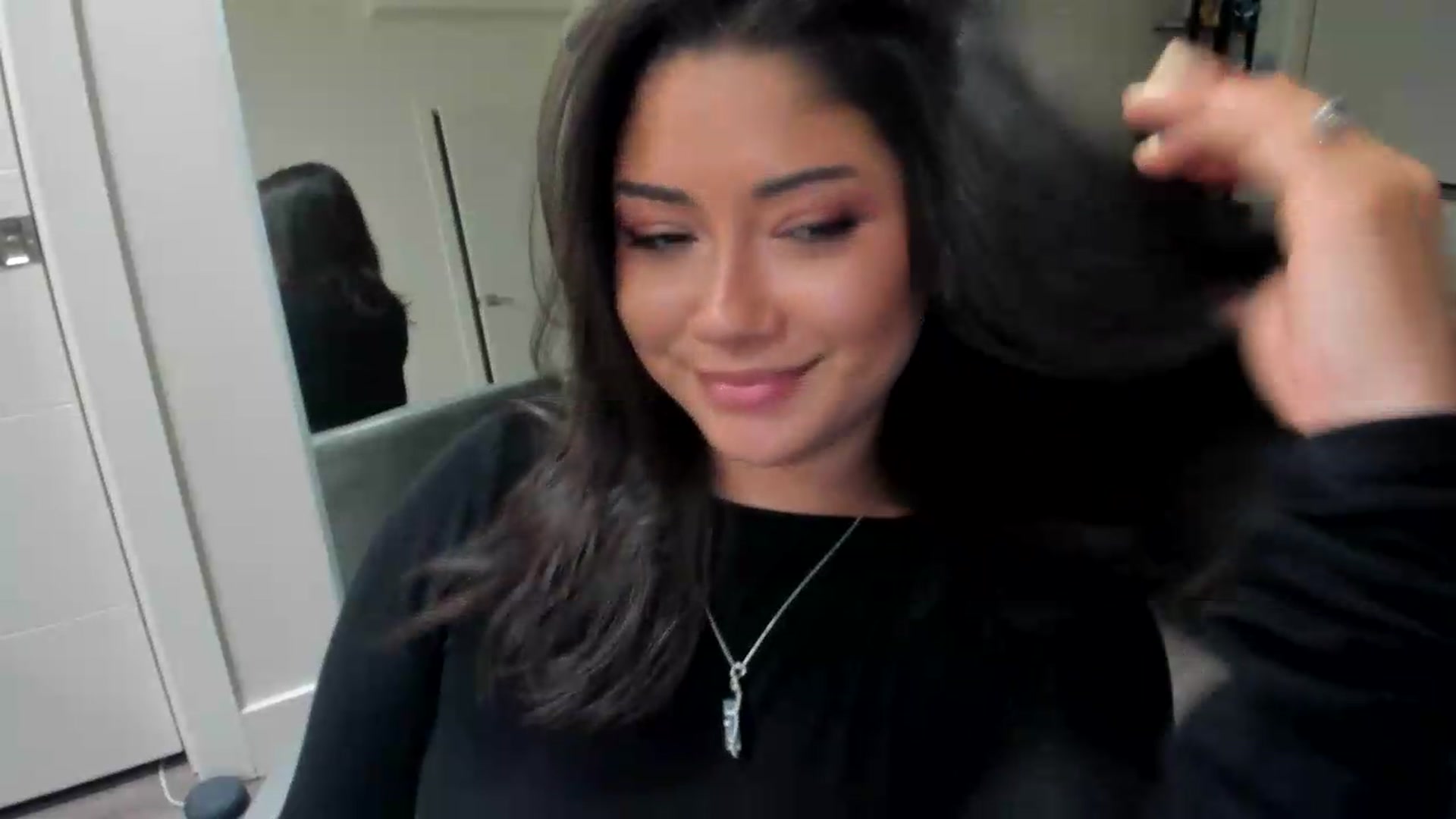 Gallery image thumbnail from YourGoddessLu's myfreecams stream on, 08/18/2026, 04:20 image 15 of 20