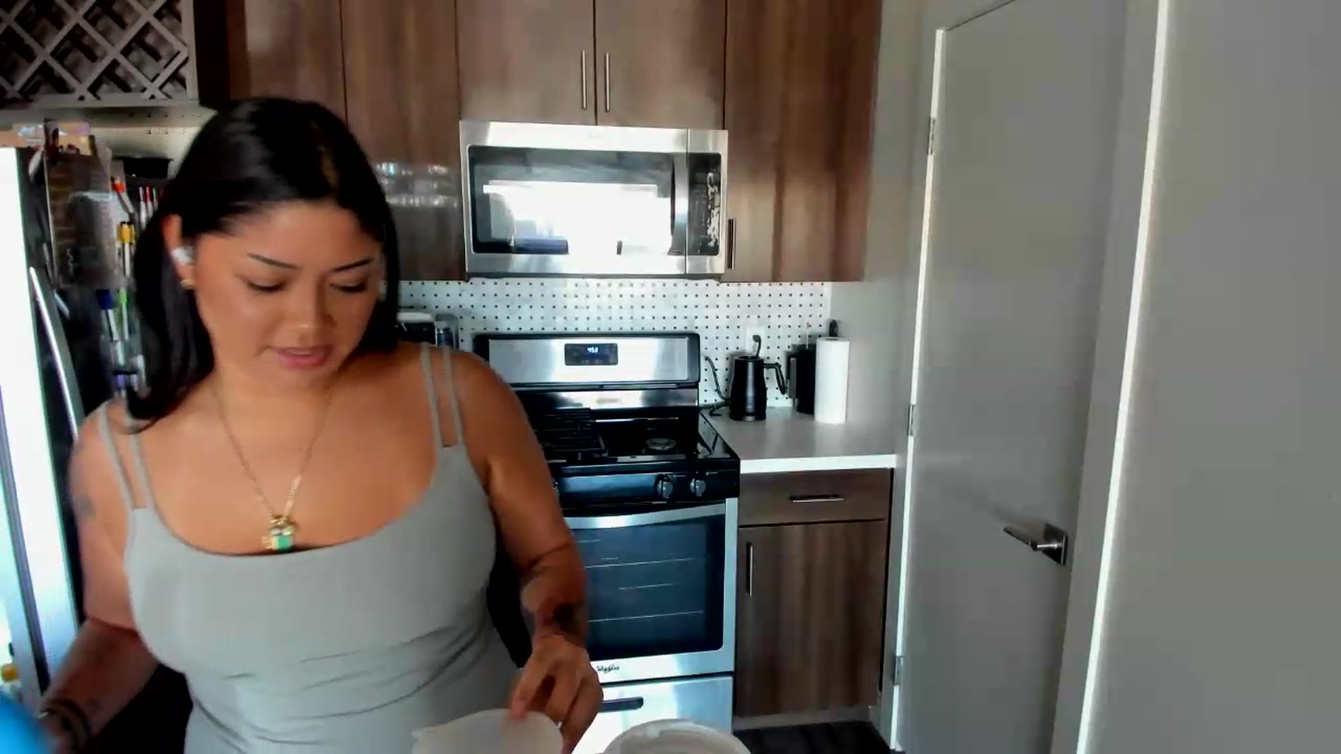 Gallery image thumbnail from YourGoddessLu's myfreecams stream on, 08/23/2026, 24:00 image 16 of 20