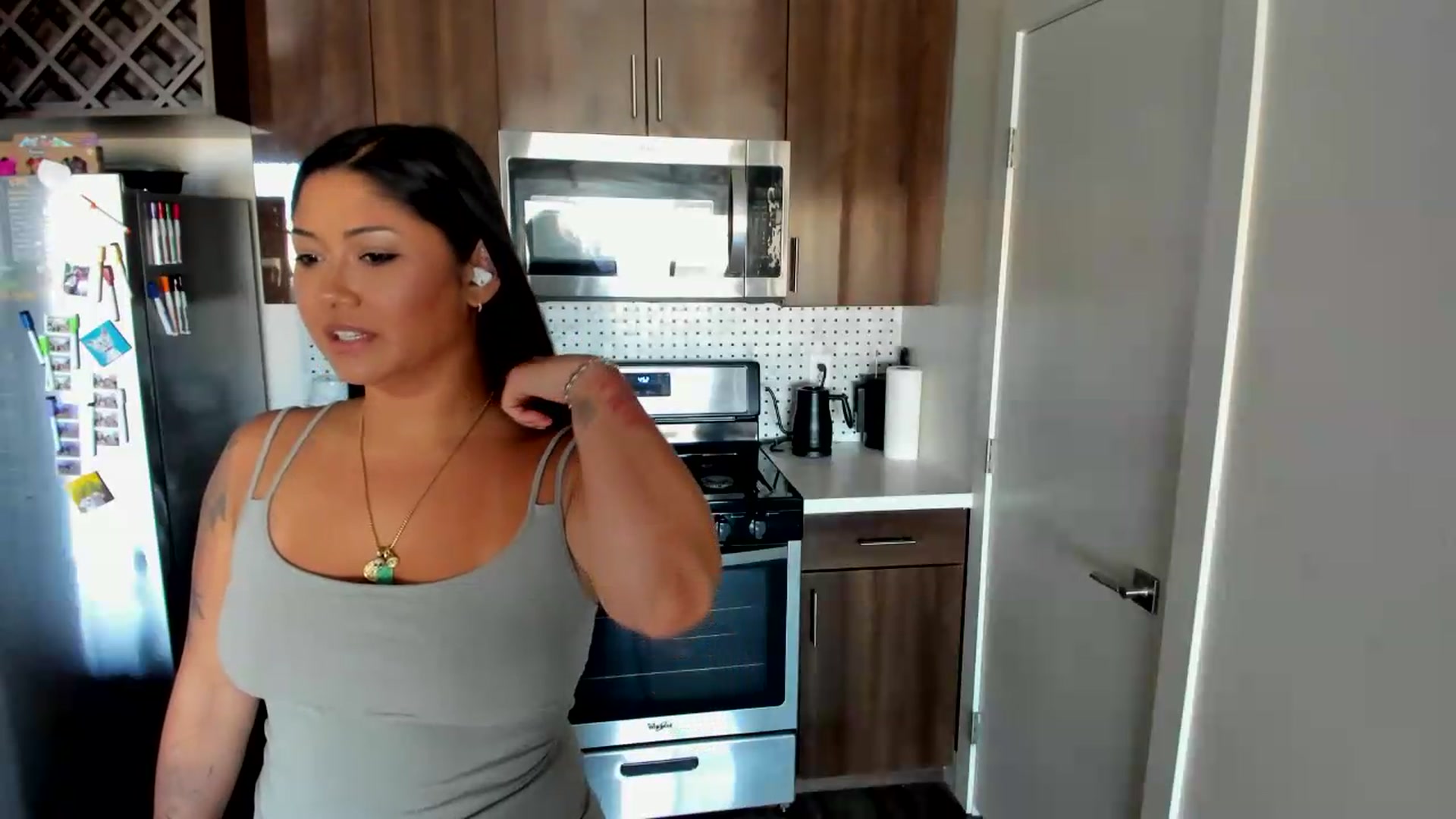 Gallery image thumbnail from YourGoddessLu's myfreecams stream on, 08/23/2026, 24:00 image 15 of 20