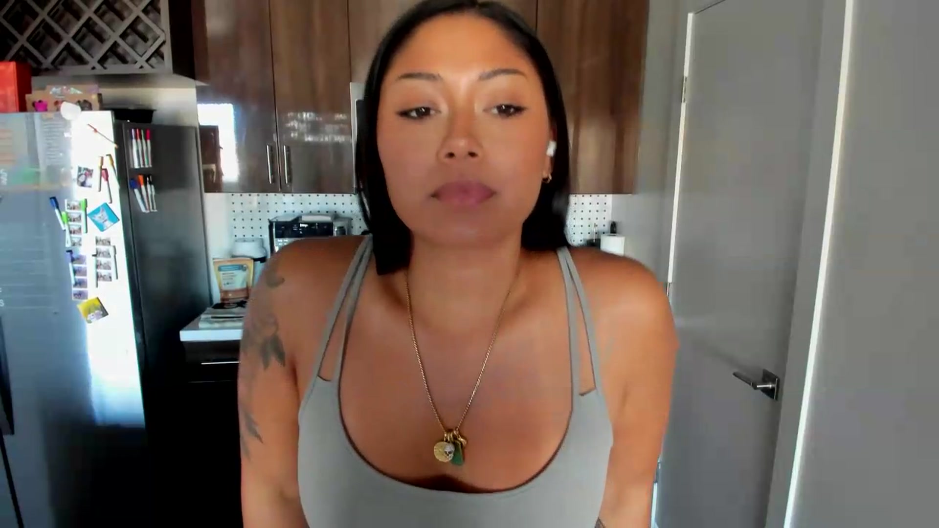 Gallery image thumbnail from YourGoddessLu's myfreecams stream on, 08/23/2026, 24:00 image 20 of 20