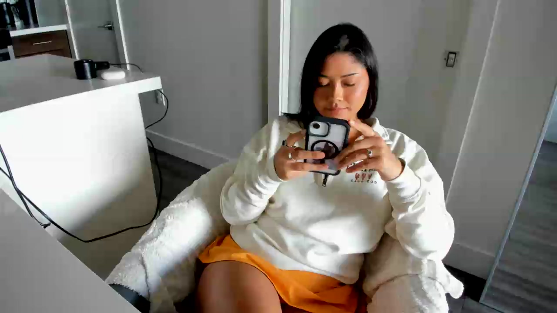 Gallery image thumbnail from YourGoddessLu's myfreecams stream on, 08/24/2026, 24:07 image 3 of 20