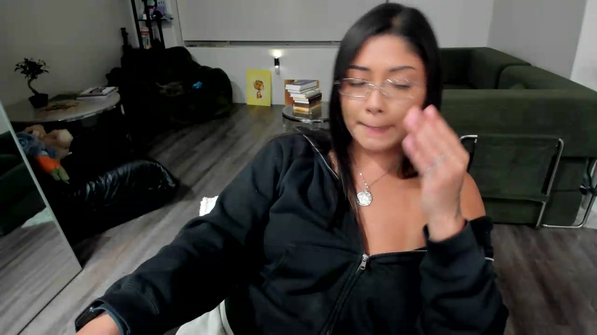 Gallery image thumbnail from YourGoddessLu's myfreecams stream on, 08/27/2026, 03:35 image 20 of 20