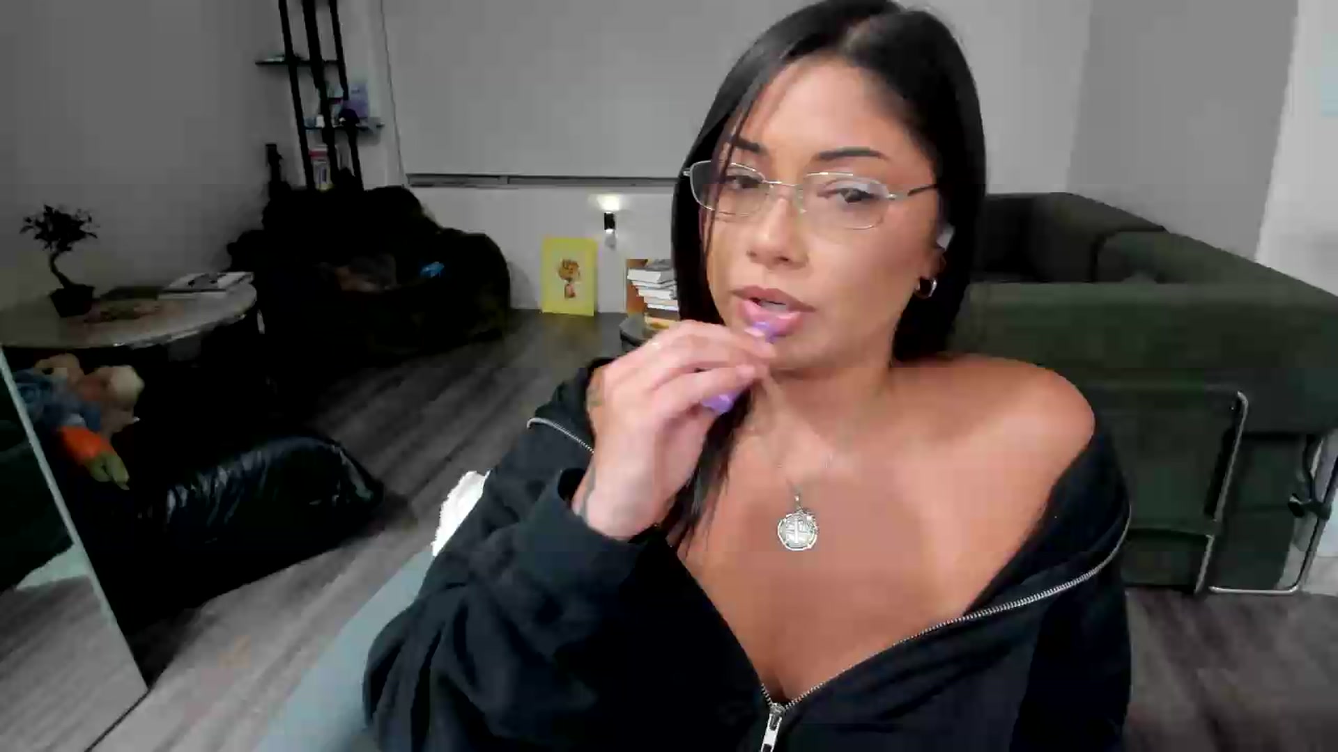 Gallery image thumbnail from YourGoddessLu's myfreecams stream on, 08/27/2026, 03:35 image 9 of 20
