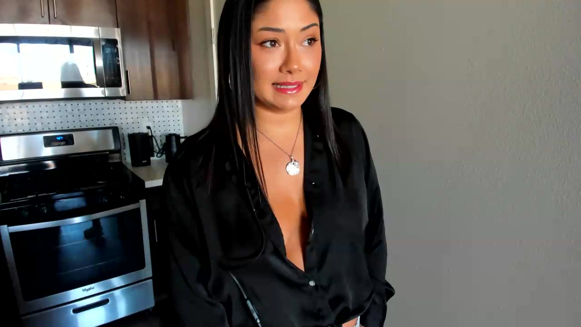 Gallery image thumbnail from YourGoddessLu's myfreecams stream on, 08/30/2026, 24:00 image 12 of 20