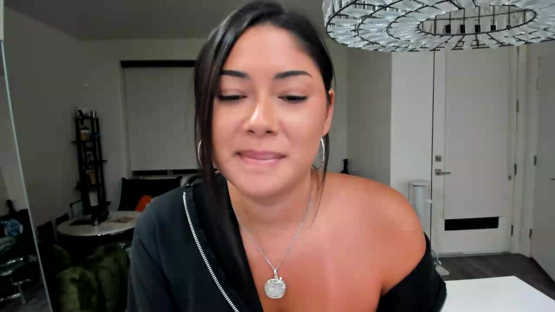 Gallery image thumbnail from YourGoddessLu's myfreecams stream on, 09/01/2026, 05:06 image 12 of 20