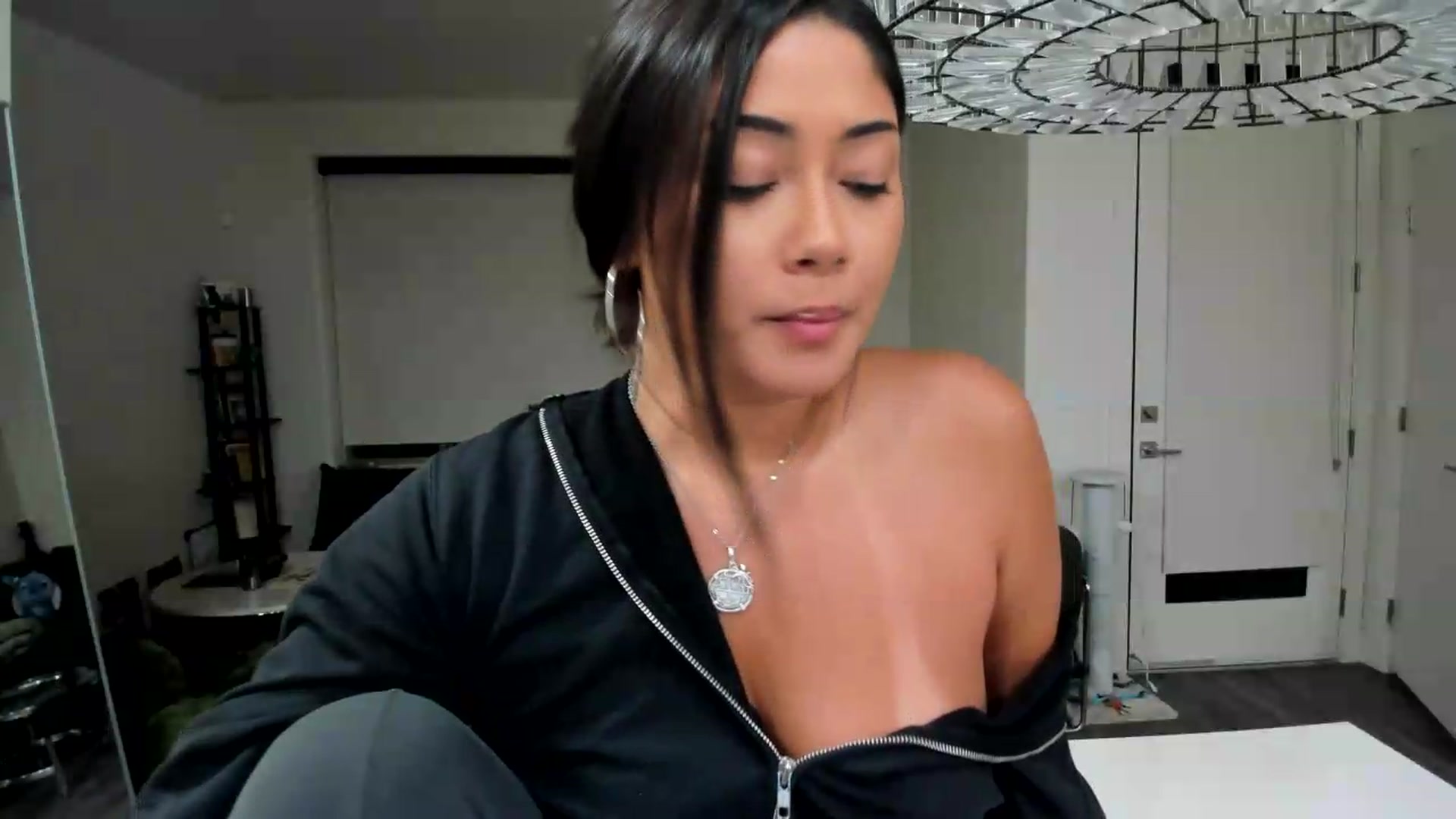 Gallery image thumbnail from YourGoddessLu's myfreecams stream on, 09/01/2026, 05:06 image 10 of 20
