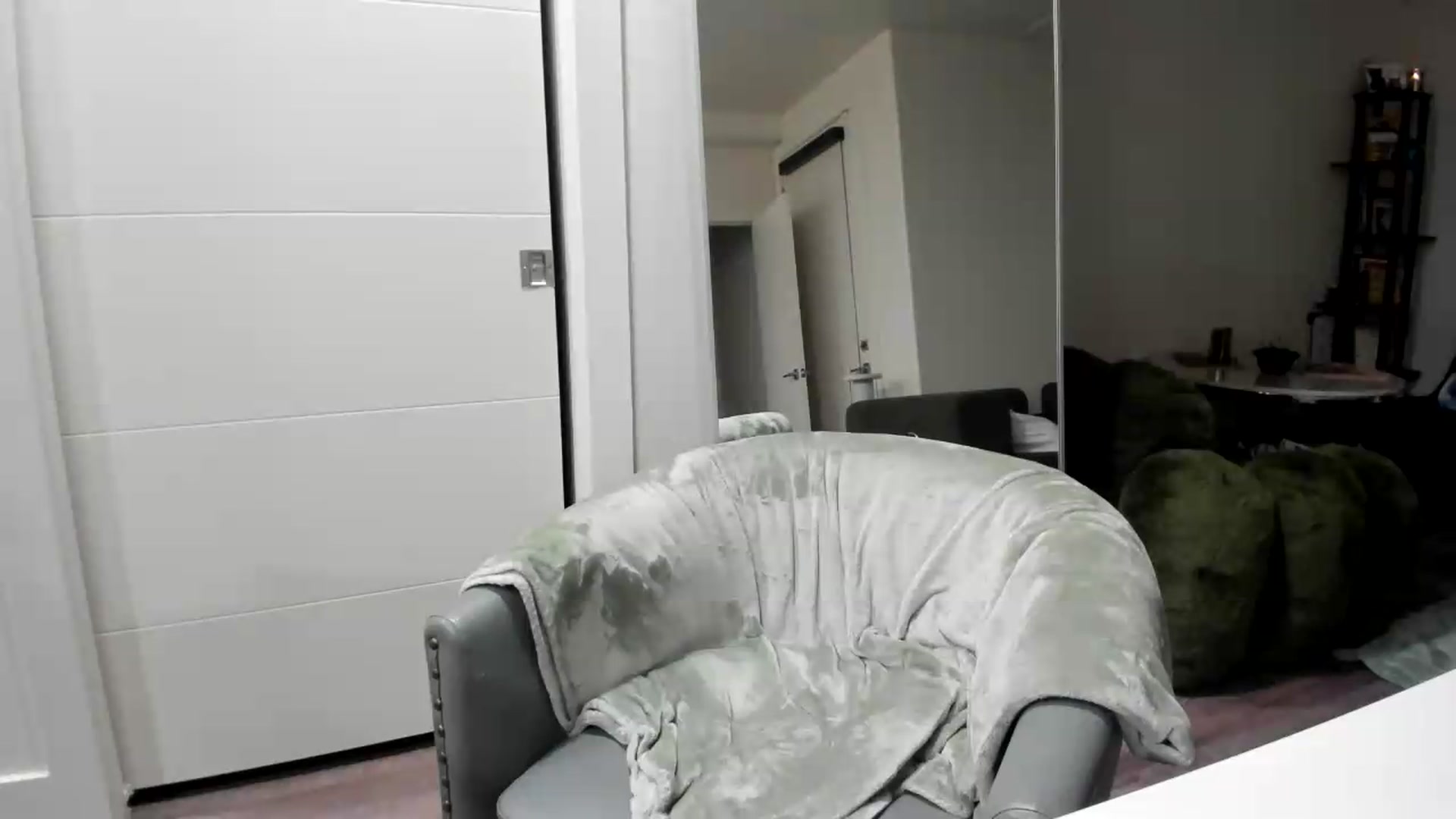 Gallery image thumbnail from YourGoddessLu's myfreecams stream on, 09/05/2026, 10:53 image 3 of 20