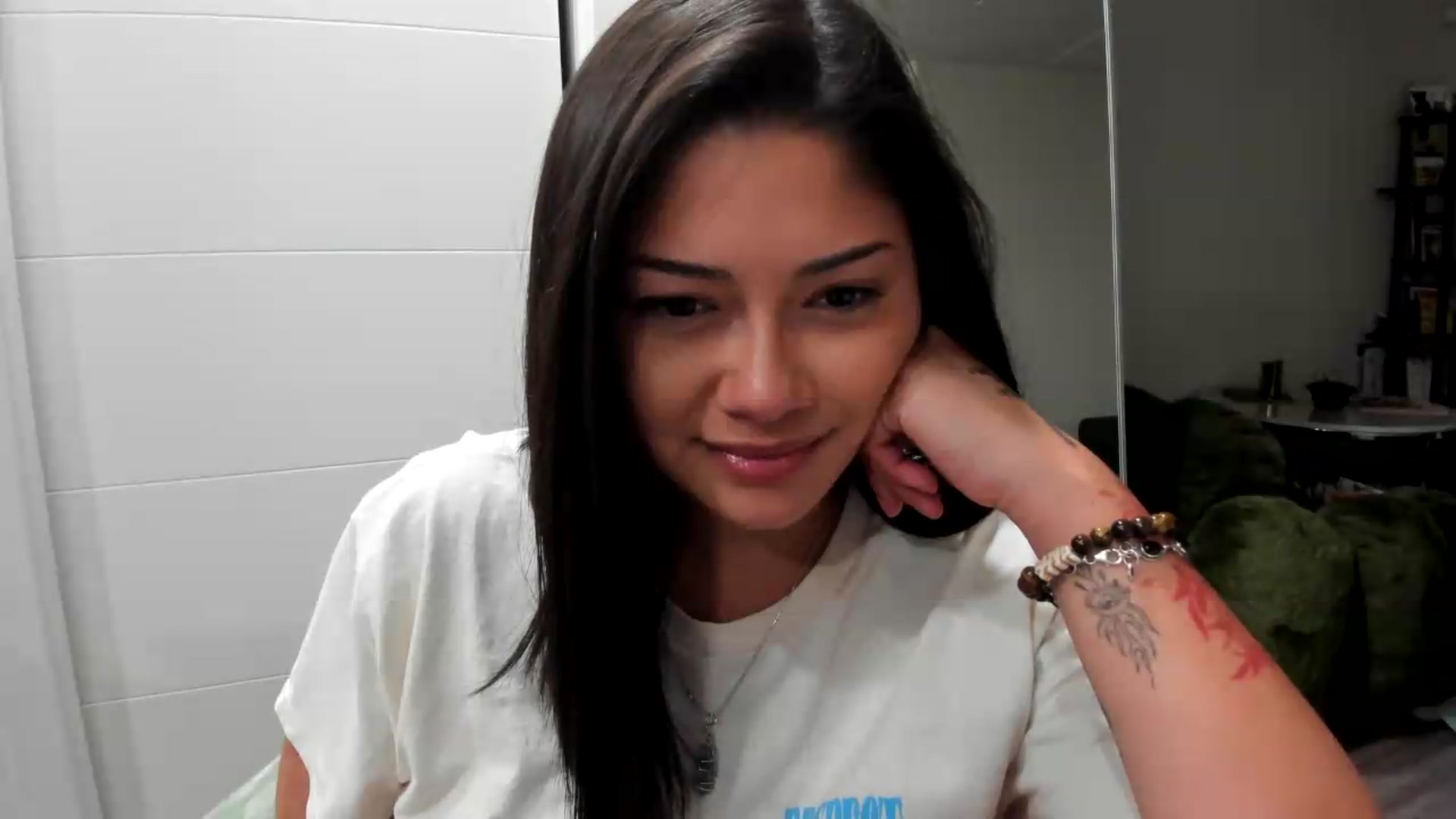 Gallery image thumbnail from YourGoddessLu's myfreecams stream on, 09/05/2026, 10:53 image 20 of 20