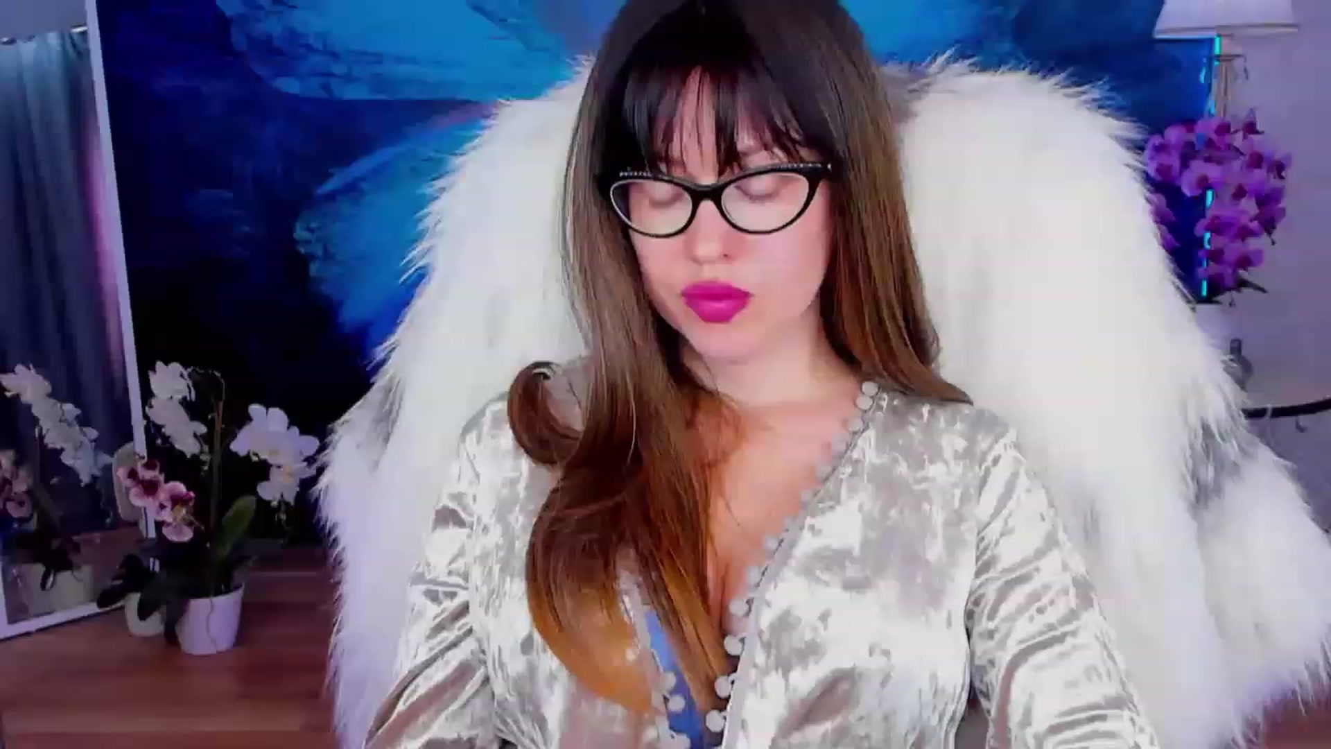 Gallery image thumbnail from YourGodessDi's myfreecams stream on, 02/23/2023, 12:42 image 2 of 20